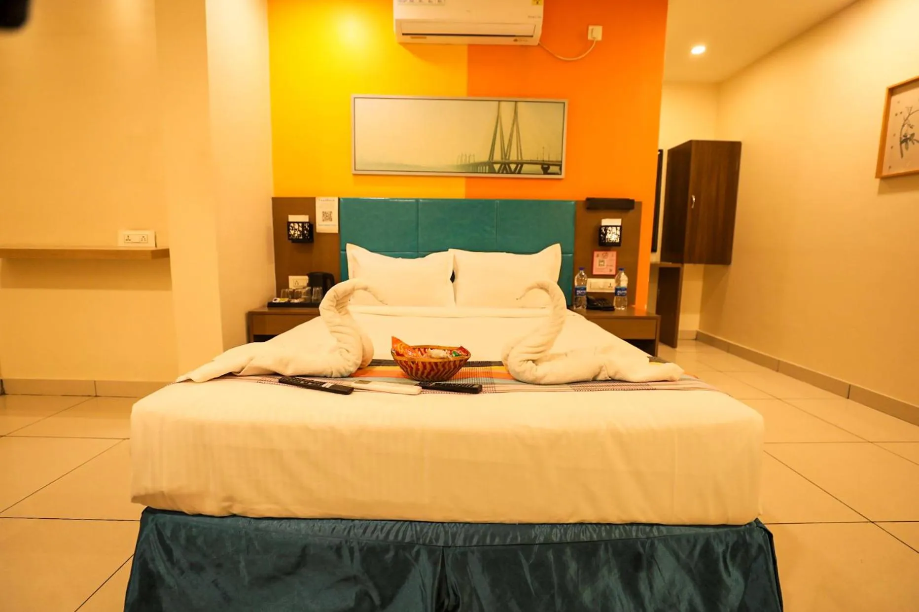 Photo of the whole room, Bed in Hotel White Fields Hitec City, Hyderabad