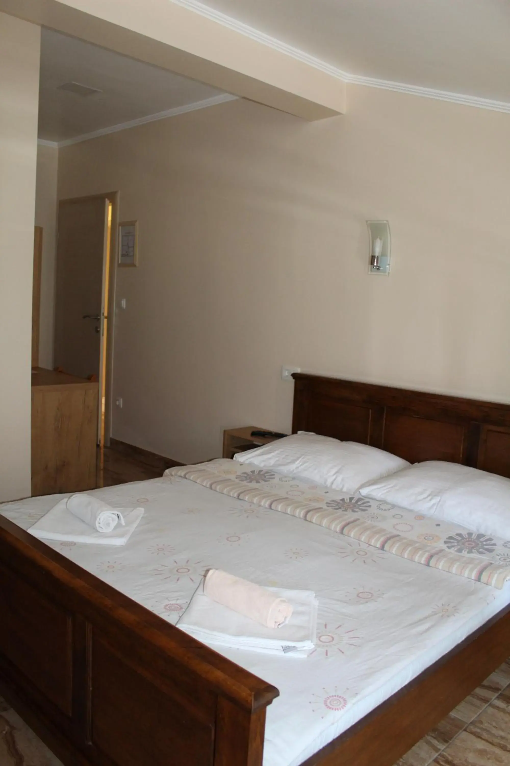 Deluxe Double Room in Prenoćište "Magnus" Deluxe Double Room in Prenoćište "Magnus"