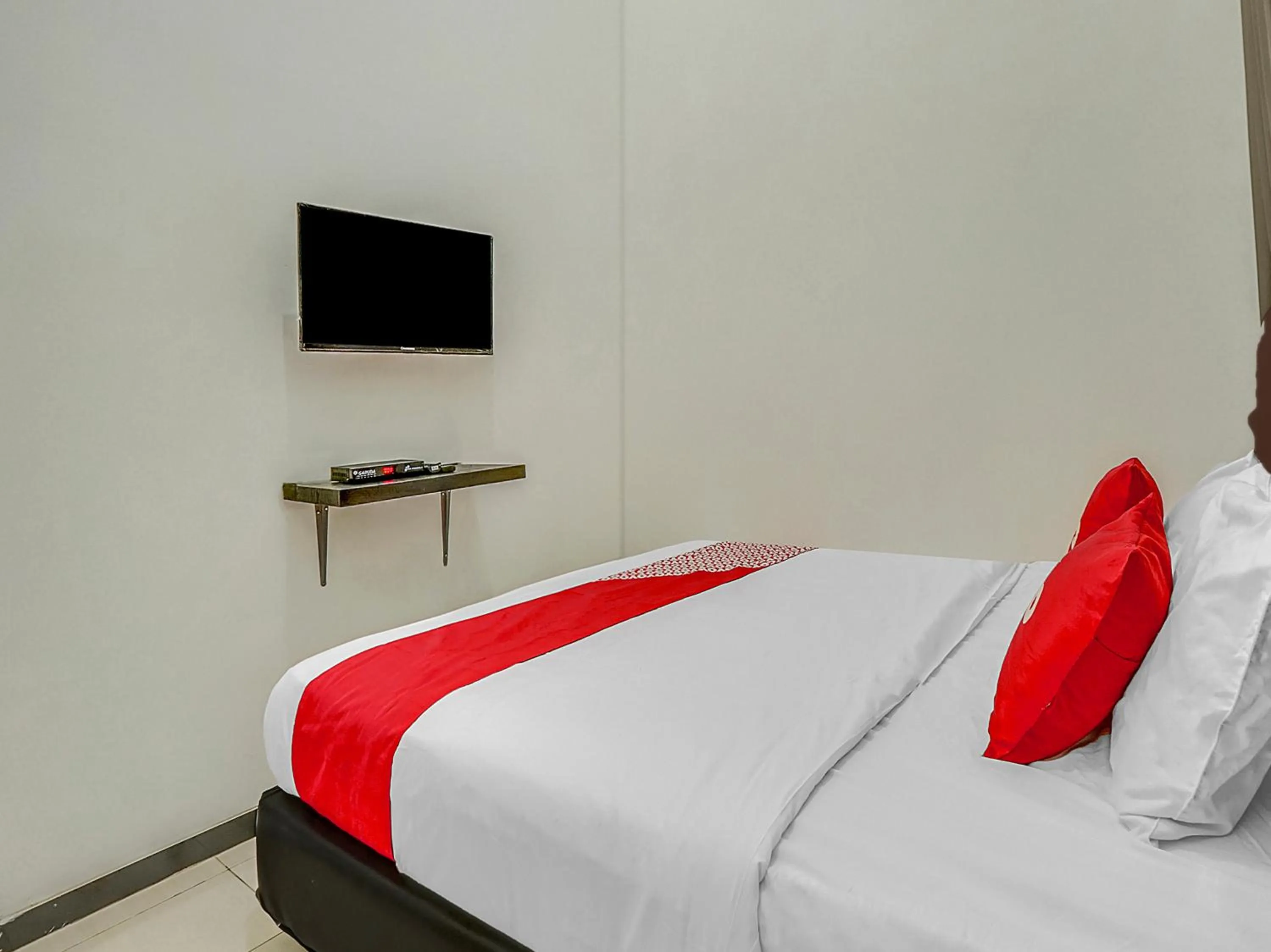 Bedroom, Bed in Hotel O Happy Homestay Syariah