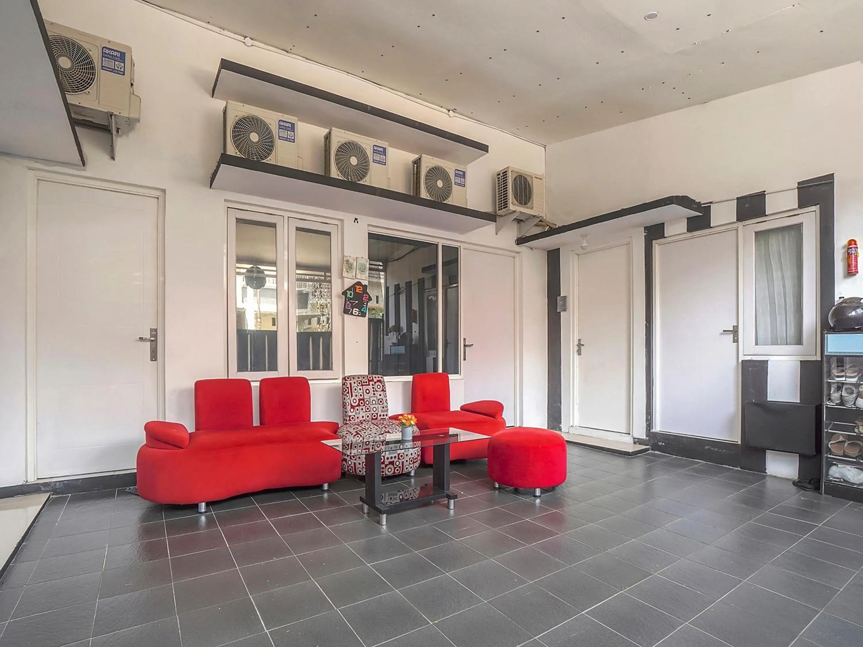 Seating area in Hotel O Happy Homestay Syariah