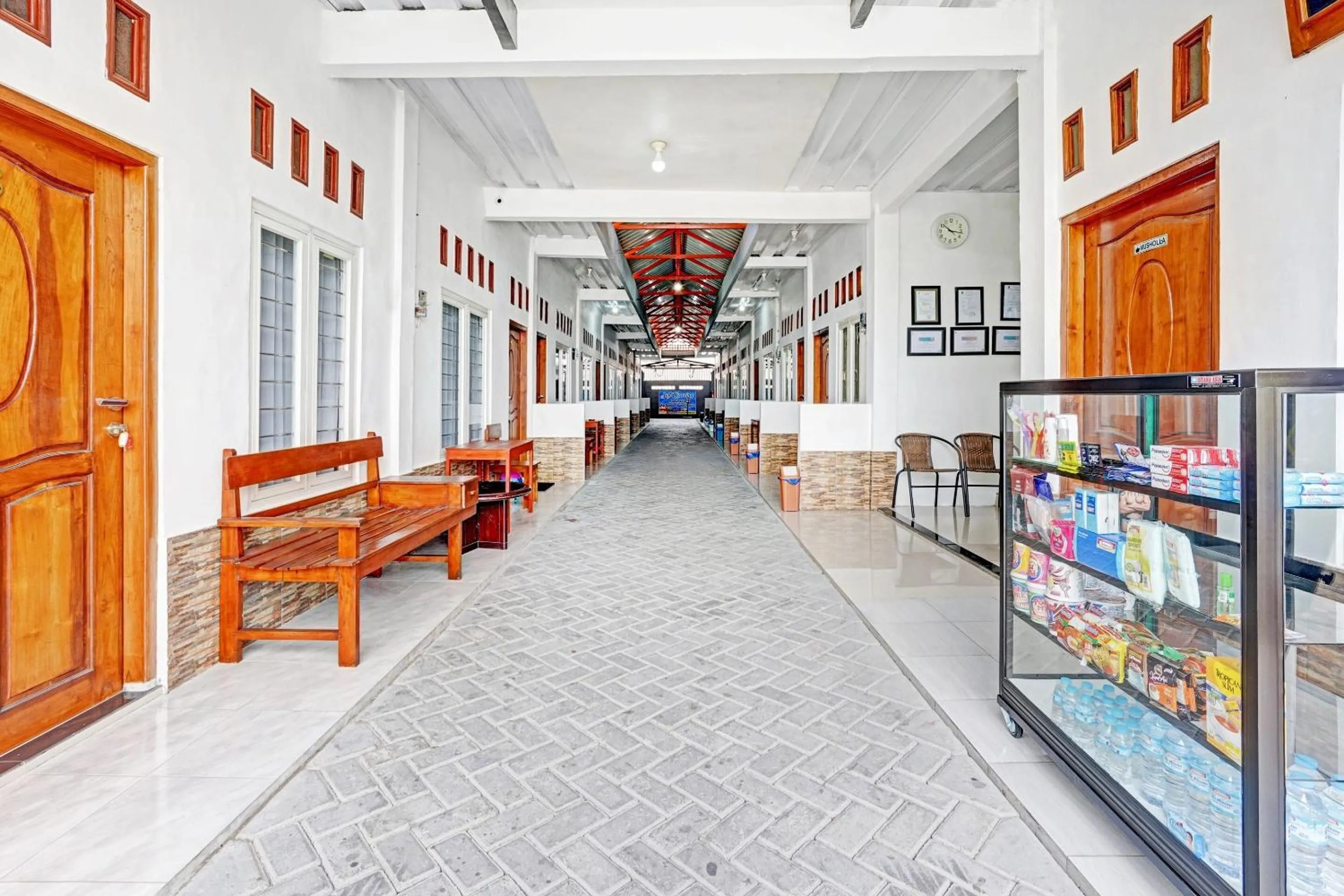 Lobby or reception in OYO Life 90678 Omah Kulo Guest House