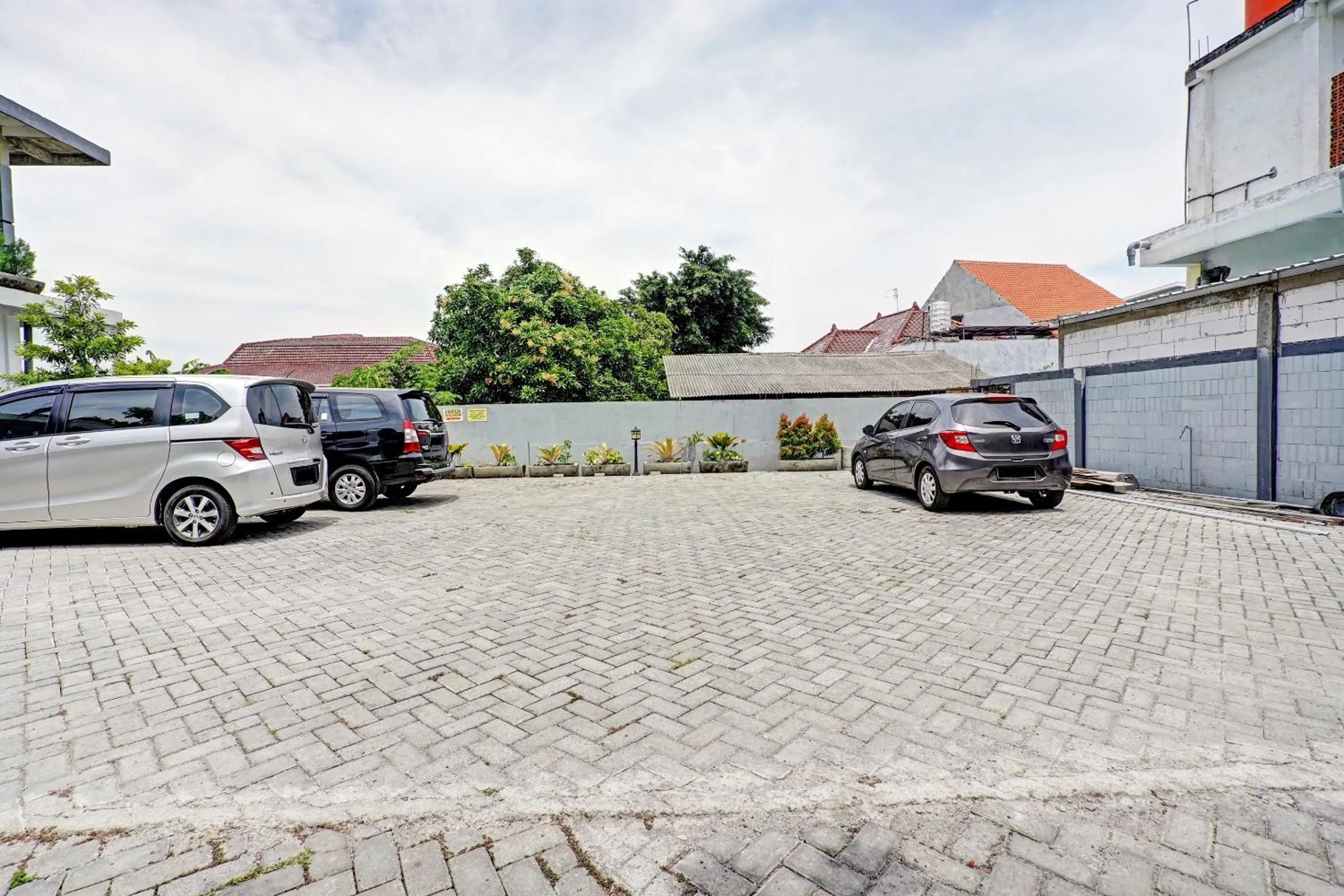 Facade/entrance in OYO Life 90678 Omah Kulo Guest House