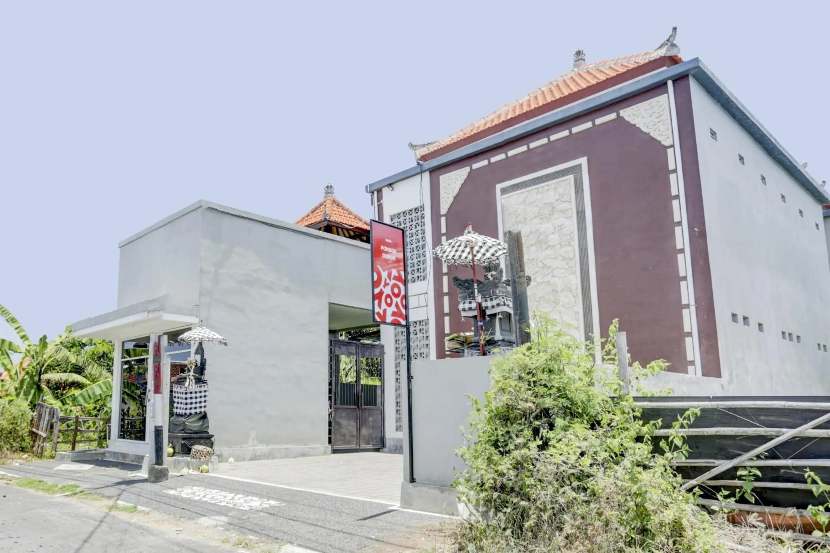 Facade/entrance in Hotel O Pondok Dukuh