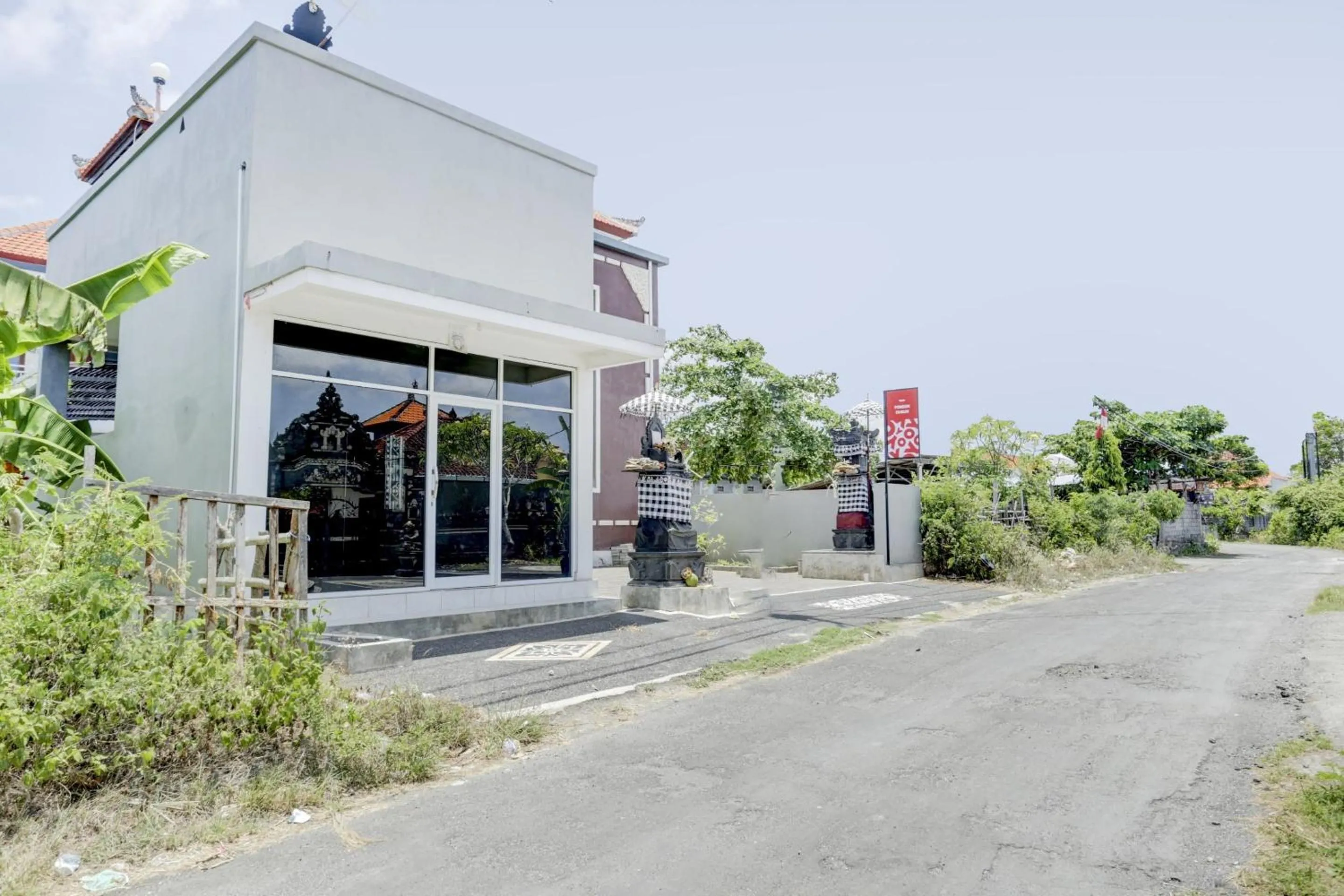 Facade/entrance in Hotel O Pondok Dukuh