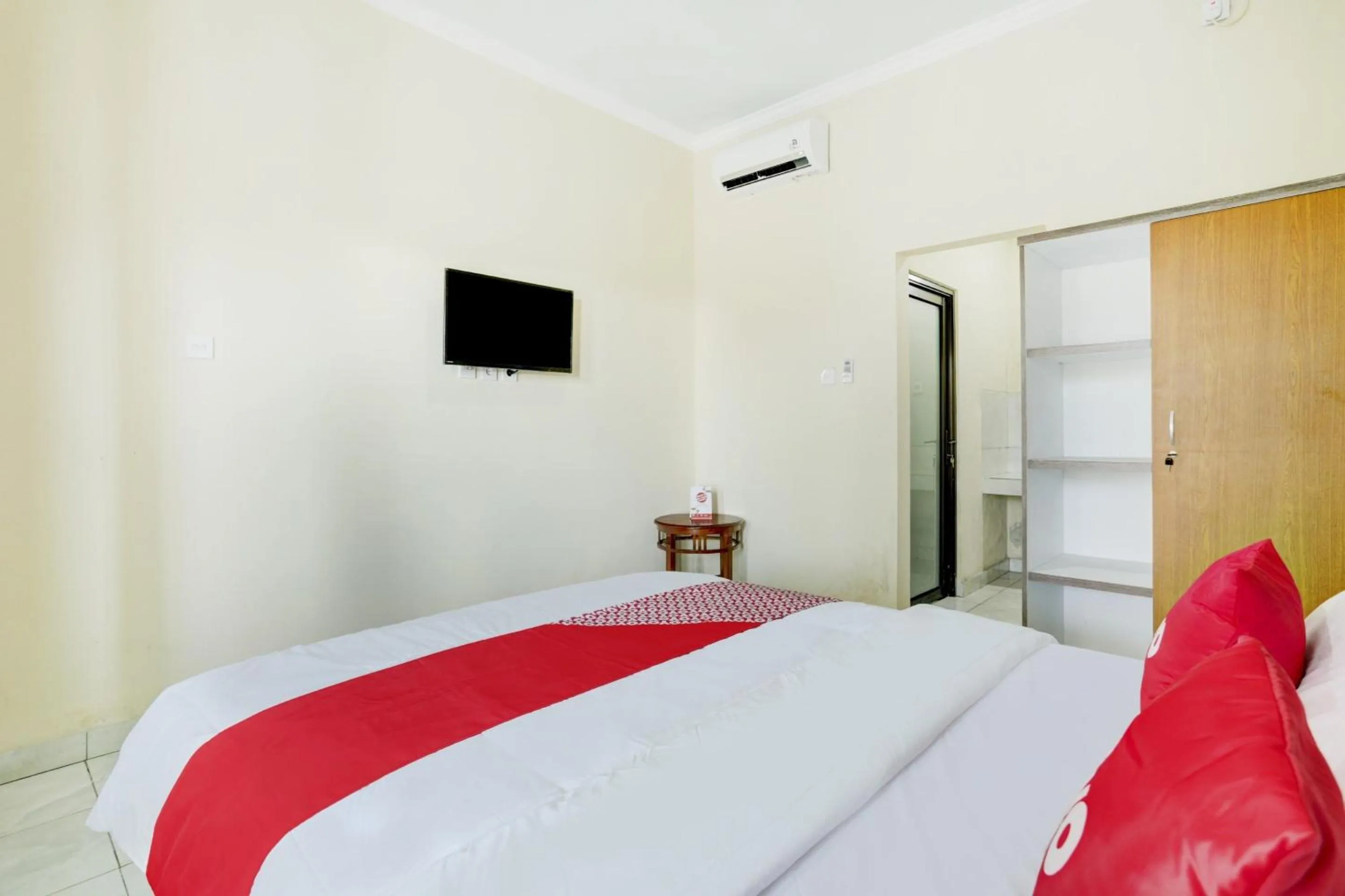 Bedroom, Bed in Hotel O Pondok Dukuh