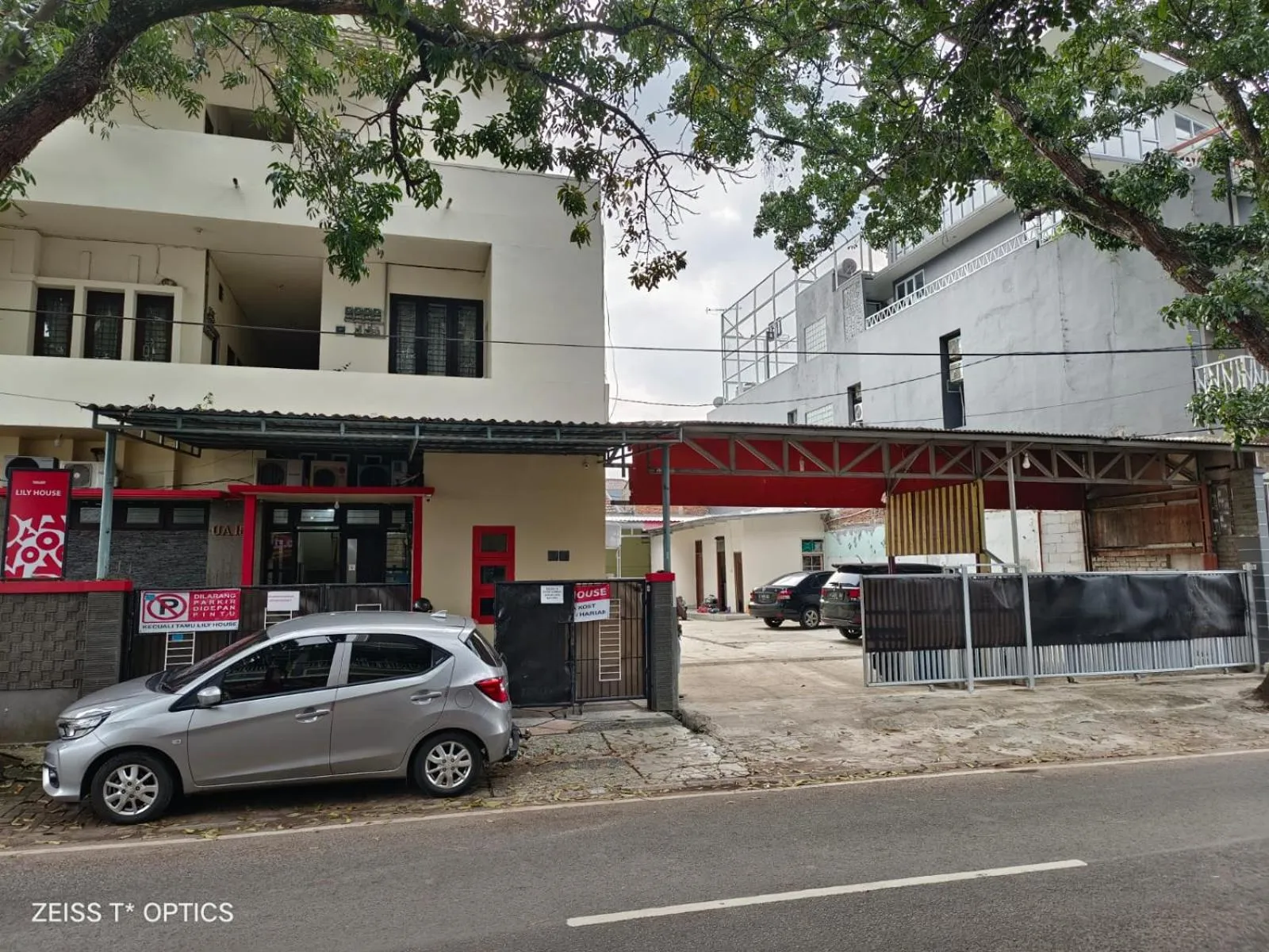 On site in Hotel O Lily House