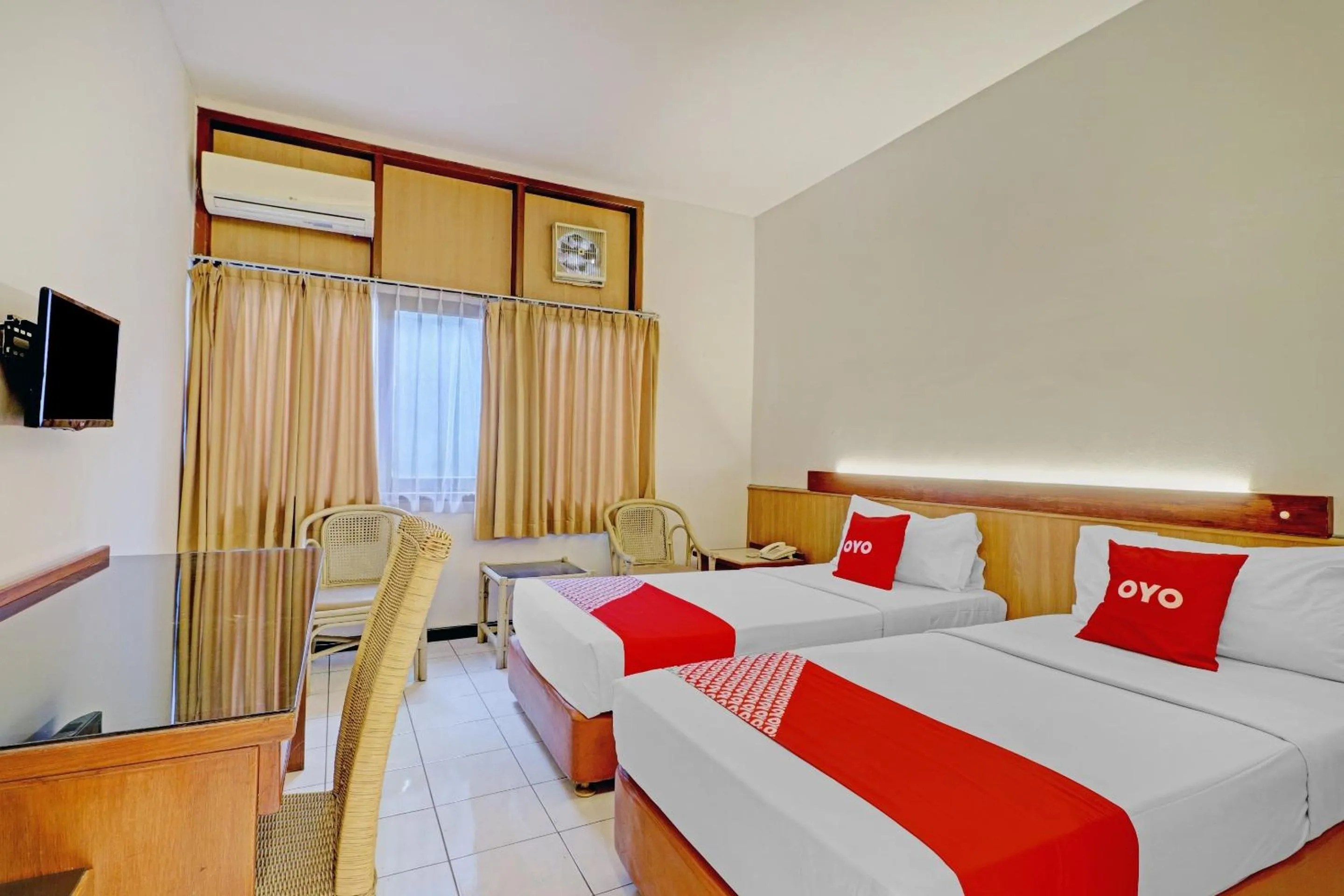 Bedroom, Bed in Collection O Riau Near Trans Studio Bandung Formerly Asteria Hotel