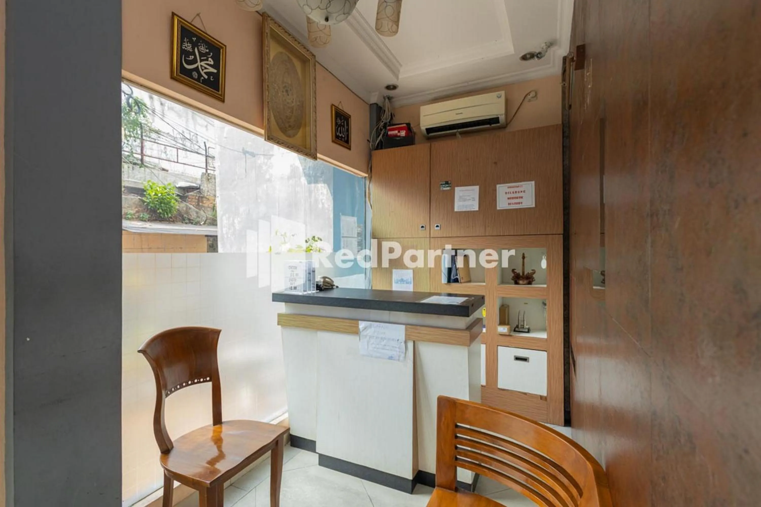 Lobby or reception in Star Hotel Jaksa Mitra RedDoorz