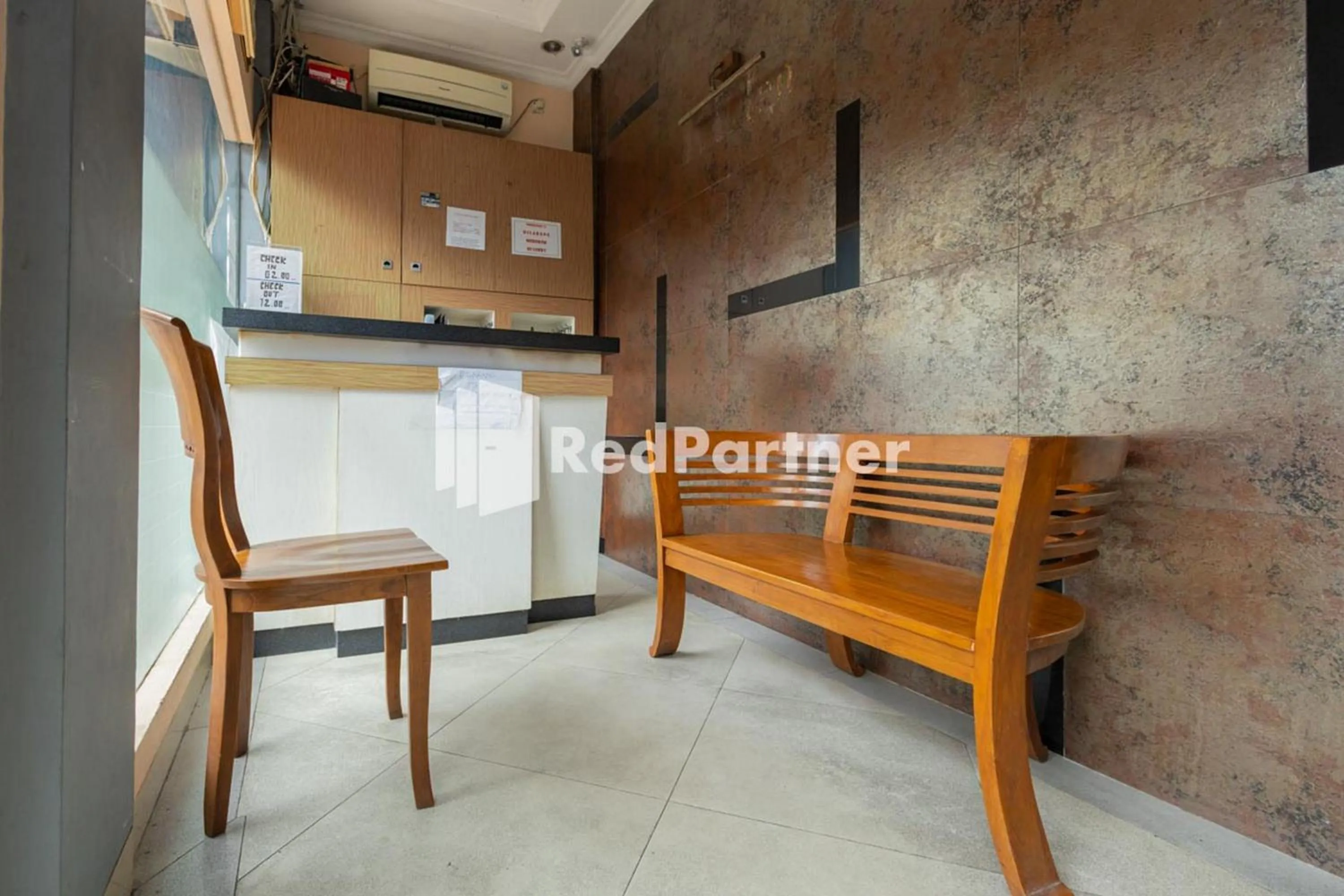 Lobby or reception in Star Hotel Jaksa Mitra RedDoorz