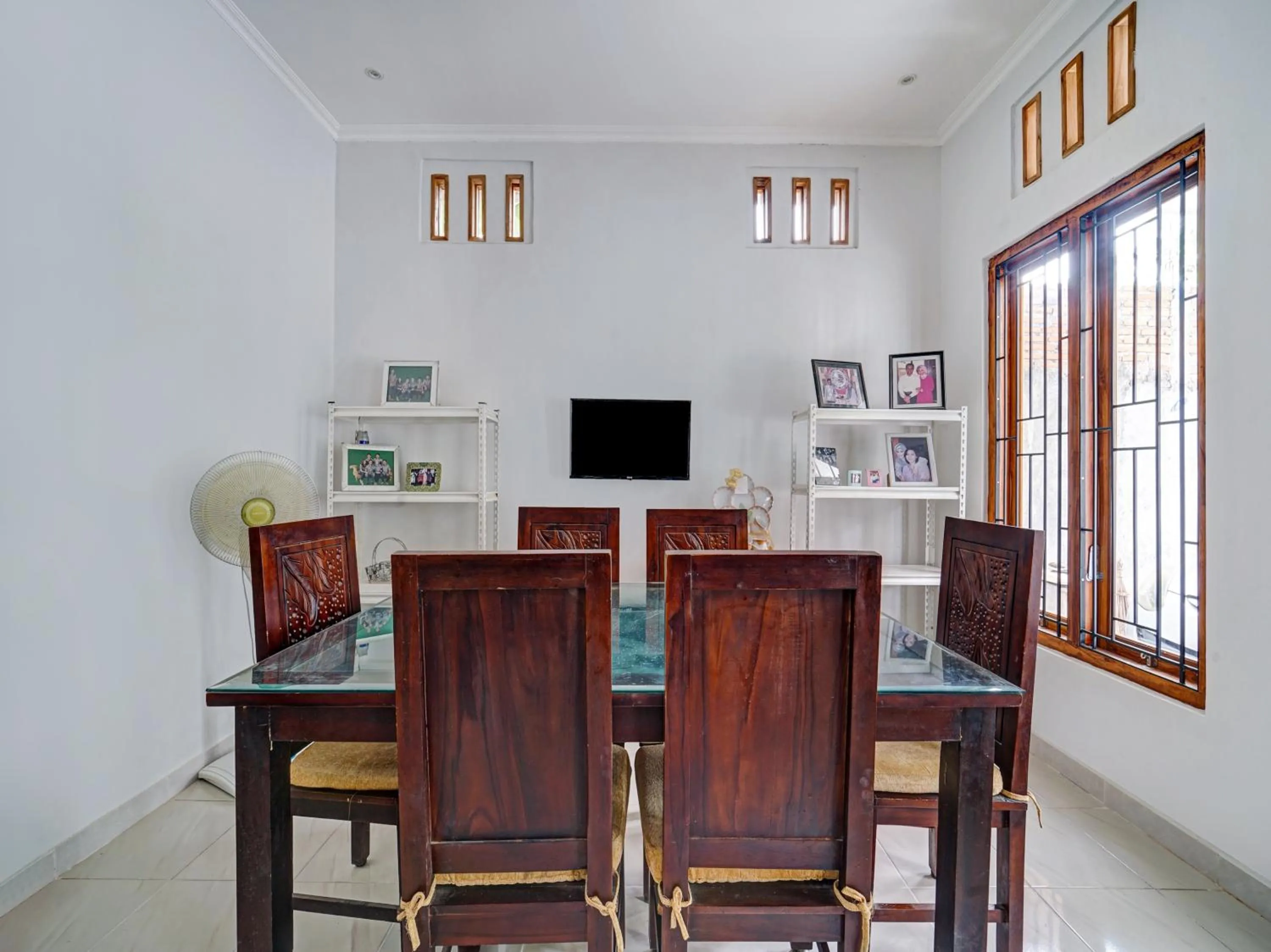 Area and facilities in RedDoorz at Omah Candi Sari near Airport YIA