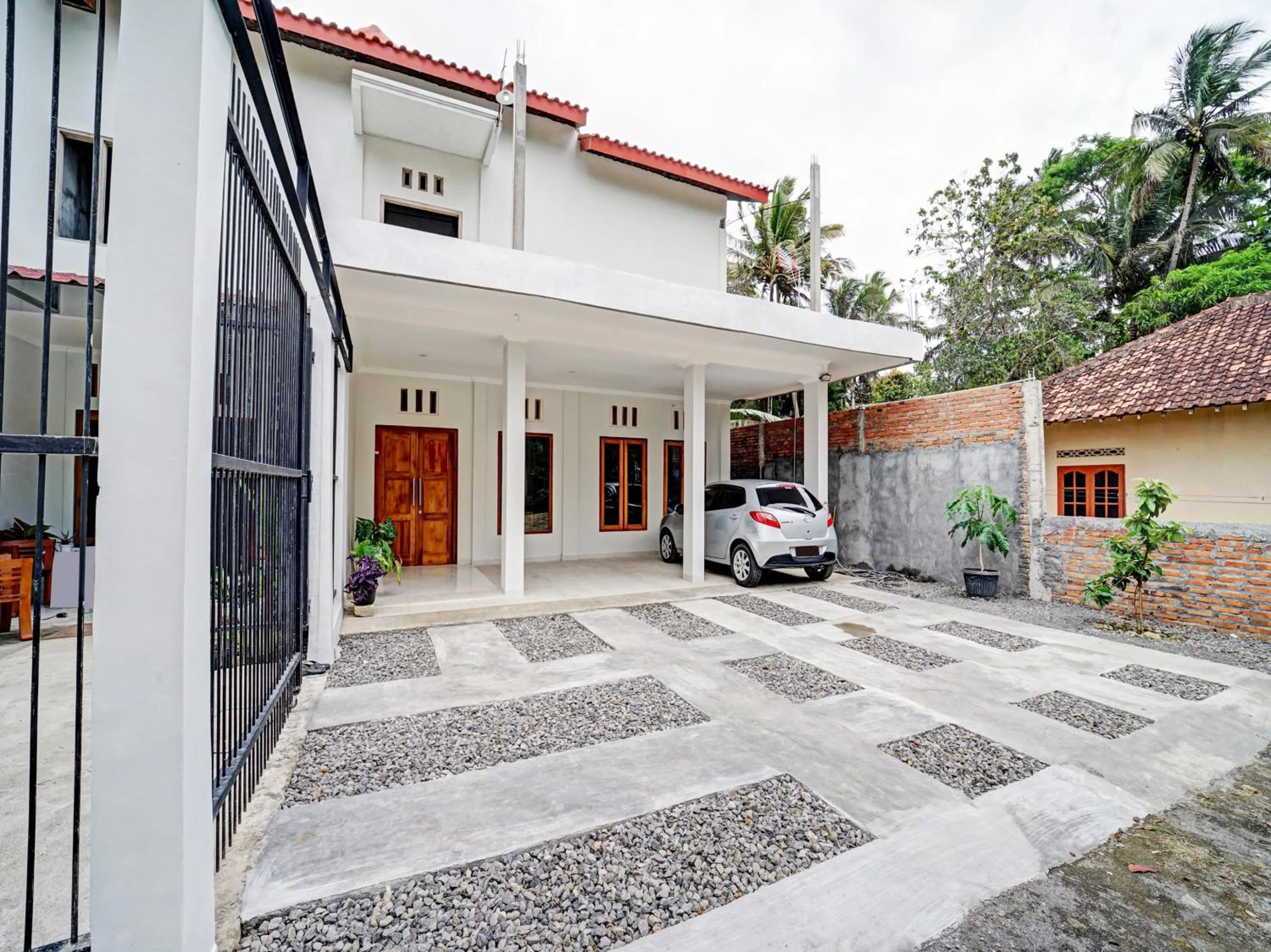 Property building in RedDoorz at Omah Candi Sari near Airport YIA