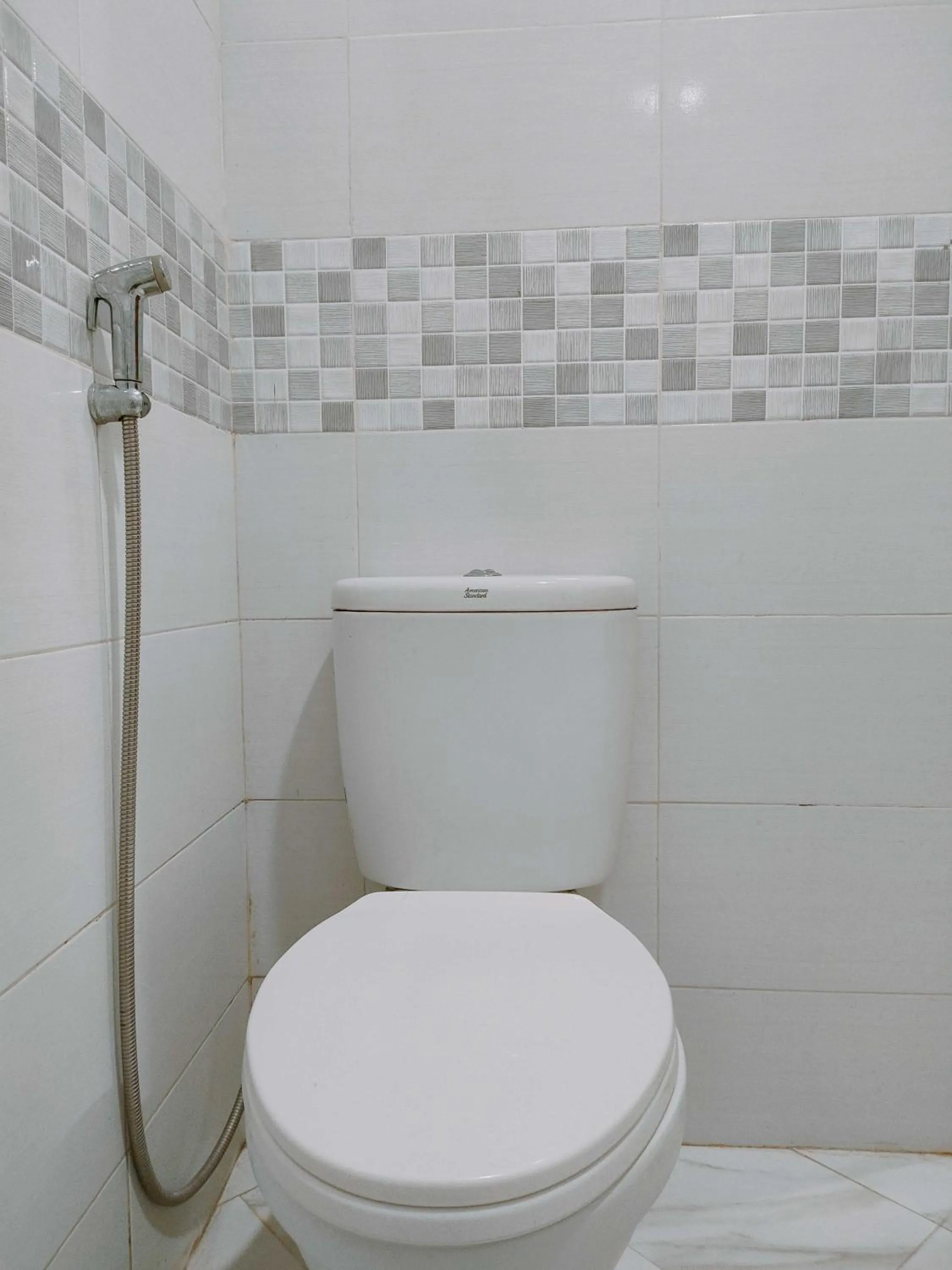 Bathroom in RedDoorz at Omah Candi Sari near Airport YIA