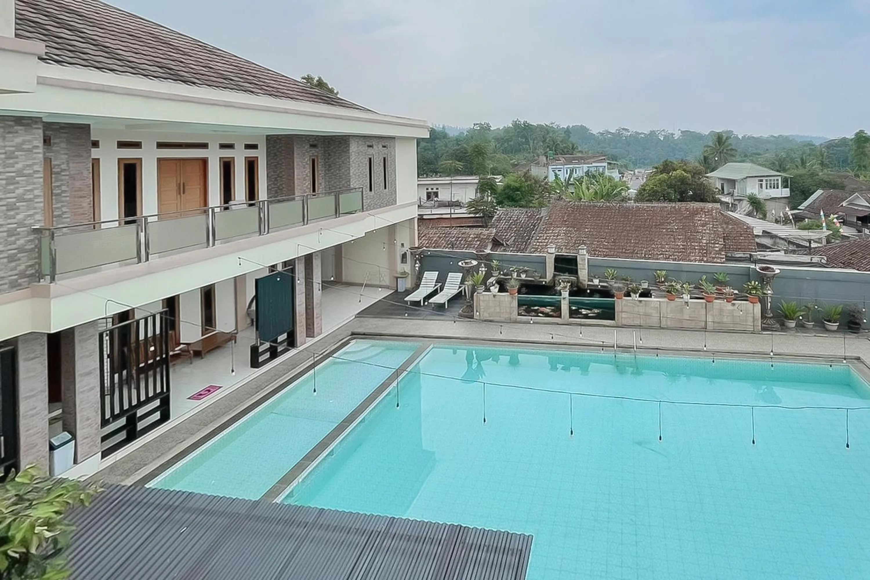 Property building in RedDoorz Resort Syariah At Rancakalong Sumedang