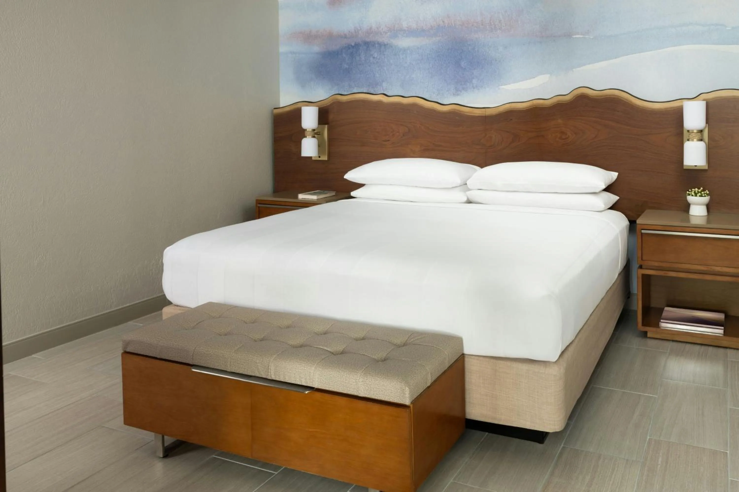 Bedroom, Bed in Fort Lauderdale Marriott Harbor Beach Resort & Spa