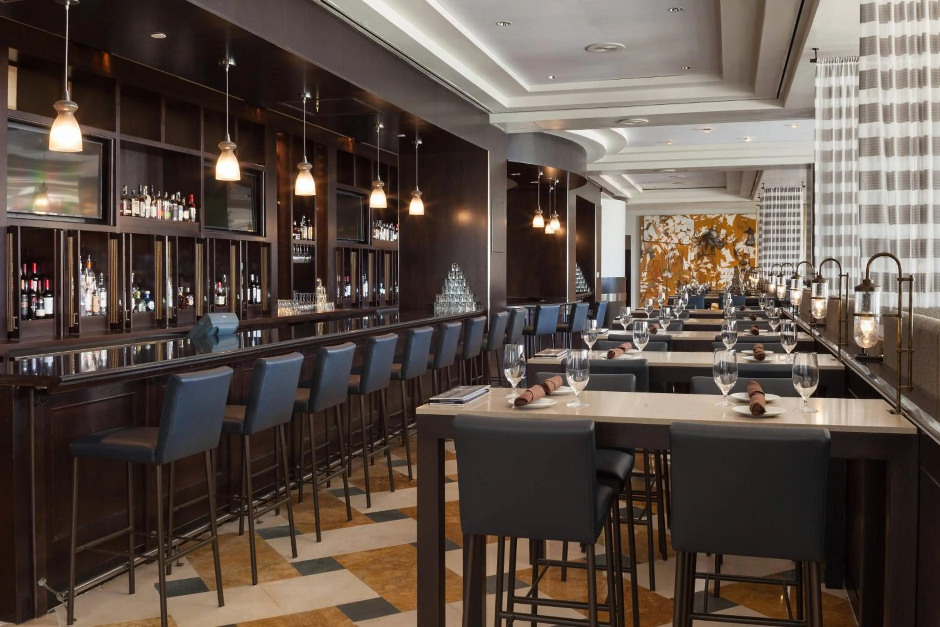 Lounge or bar in Fort Lauderdale Marriott Harbor Beach Resort & Spa