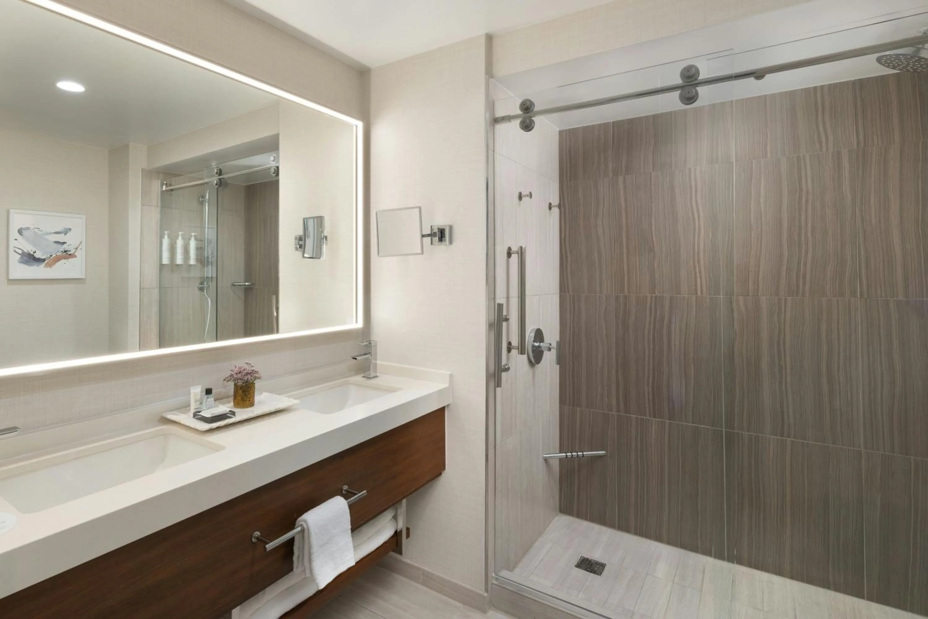 Bathroom in Fort Lauderdale Marriott Harbor Beach Resort & Spa