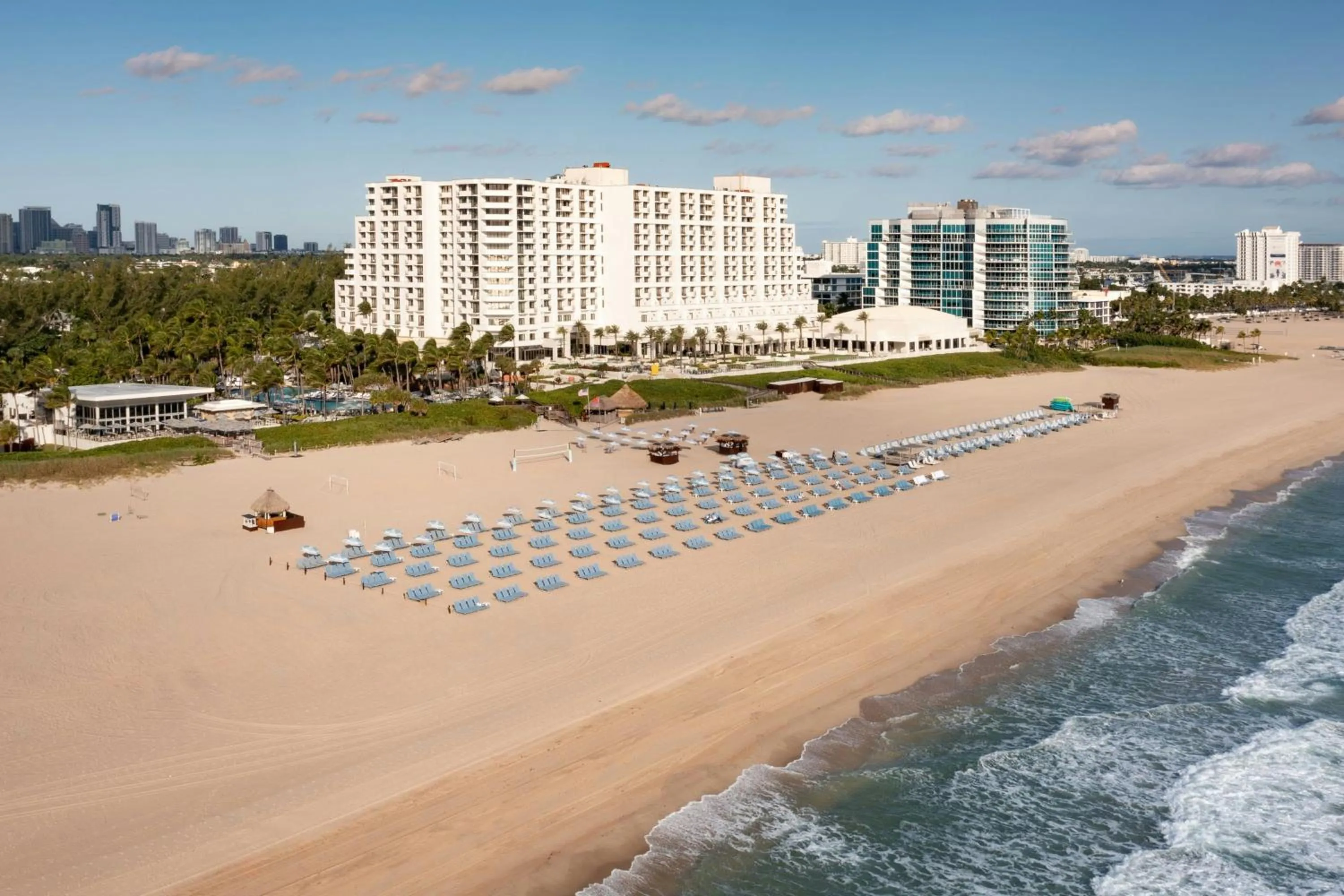 Property building in Fort Lauderdale Marriott Harbor Beach Resort & Spa