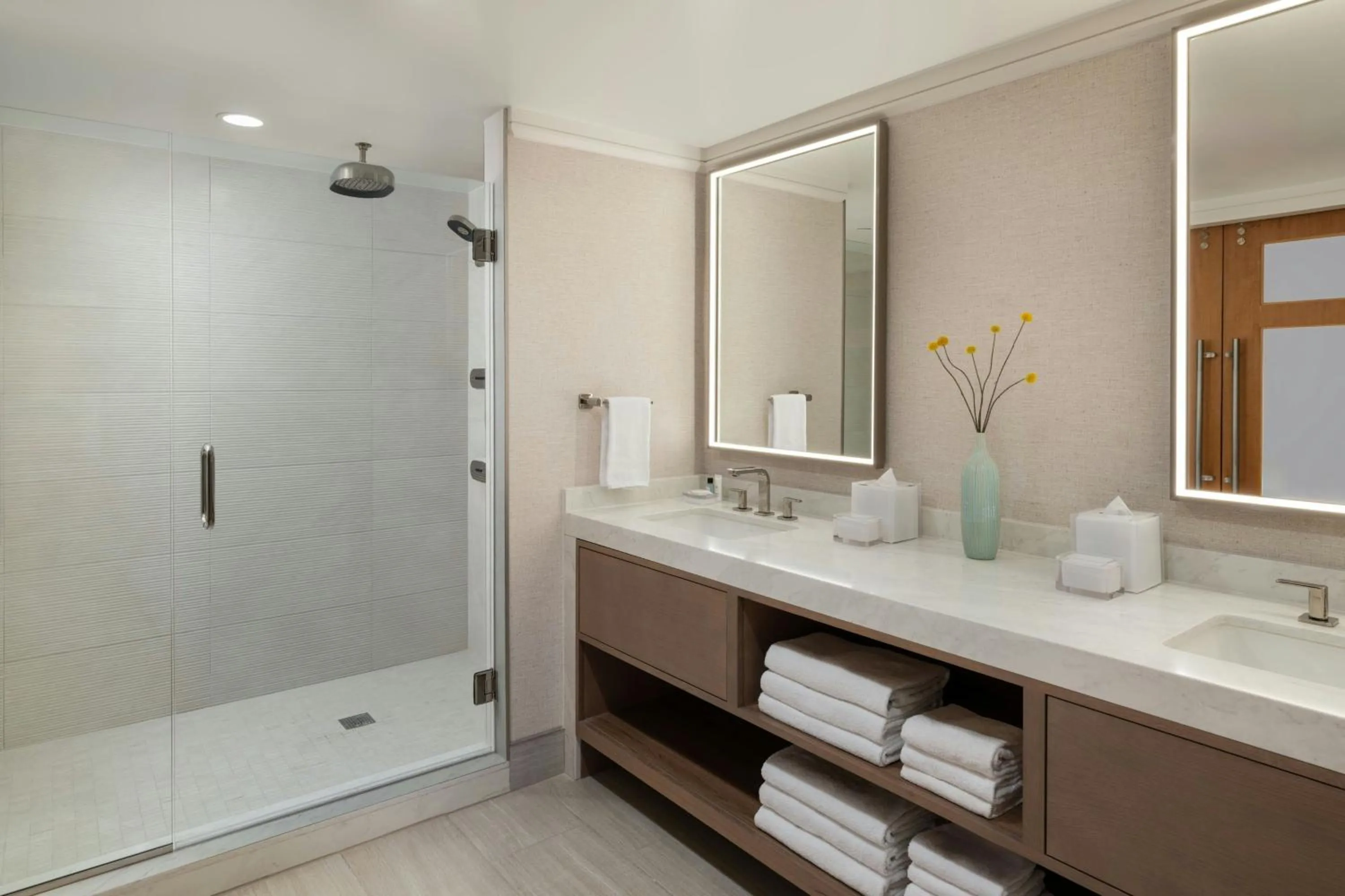 Bathroom in Fort Lauderdale Marriott Harbor Beach Resort & Spa