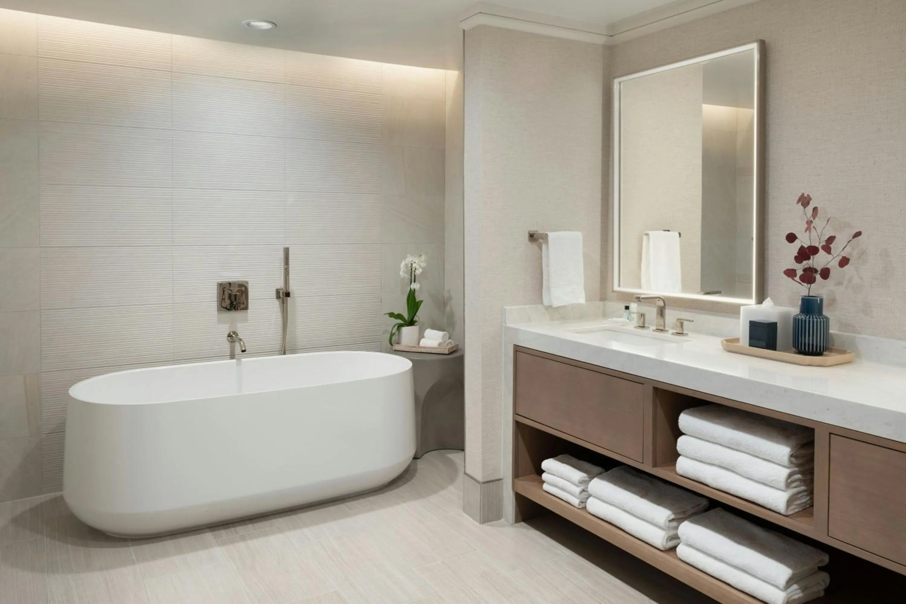 Bathroom in Fort Lauderdale Marriott Harbor Beach Resort & Spa