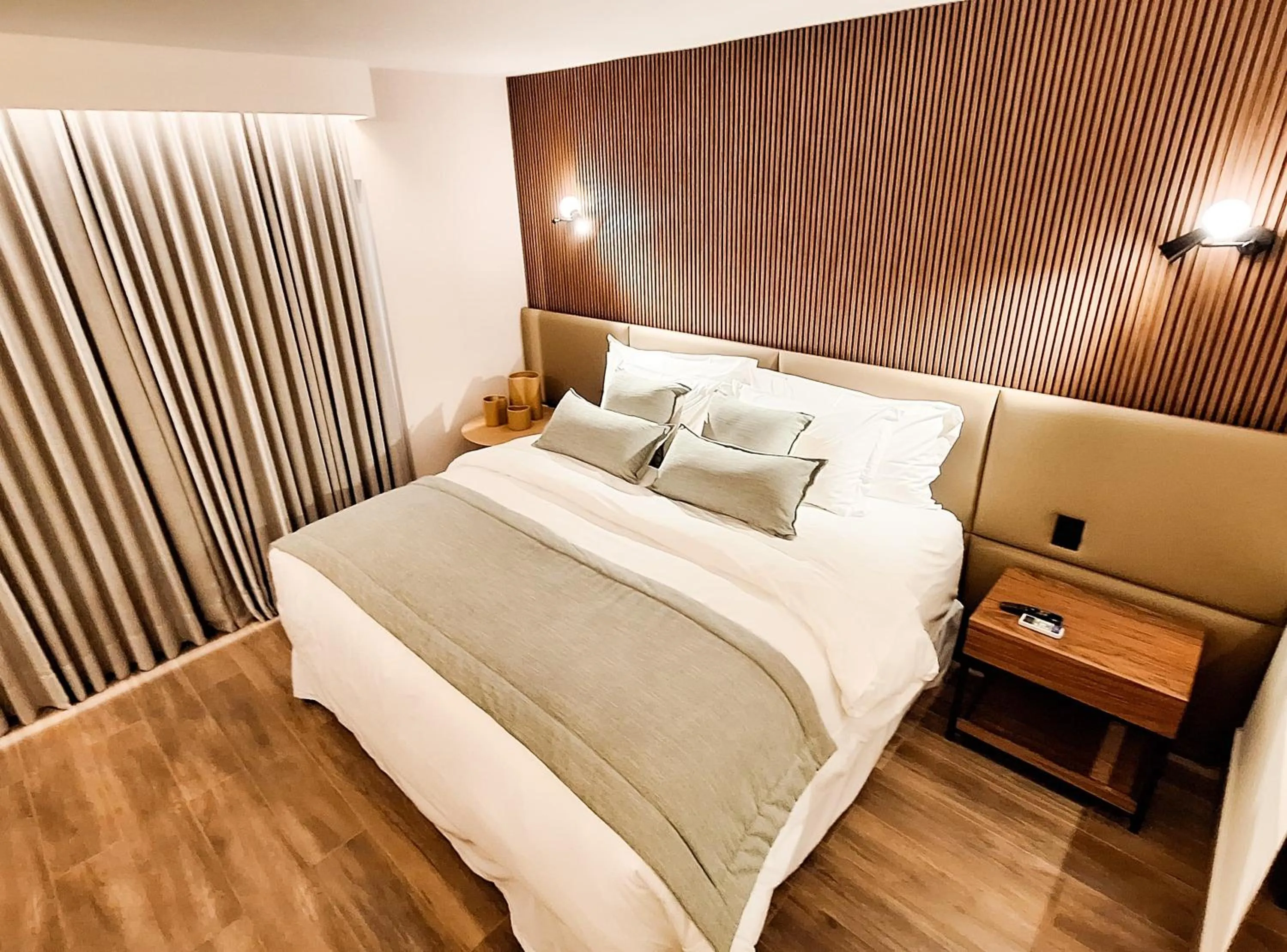 Bedroom, Bed in Hilton Garden Inn Belo Horizonte Lourdes