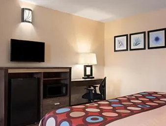 TV and multimedia, Bed in Super 8 by Wyndham Rahway/Newark