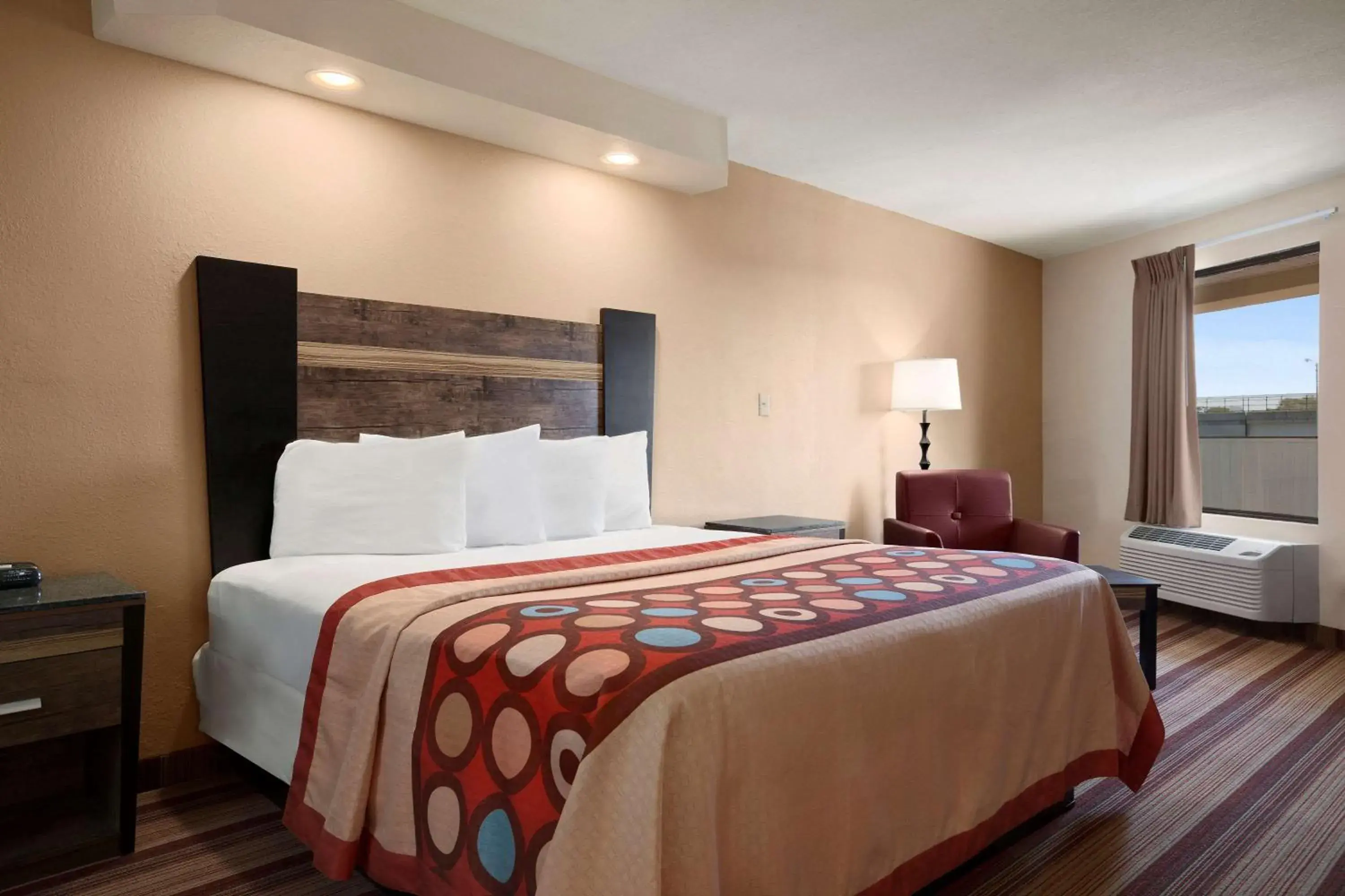 On site, Bed in Super 8 by Wyndham Rahway/Newark On site, Bed in Super 8 by Wyndham Rahway/Newark
