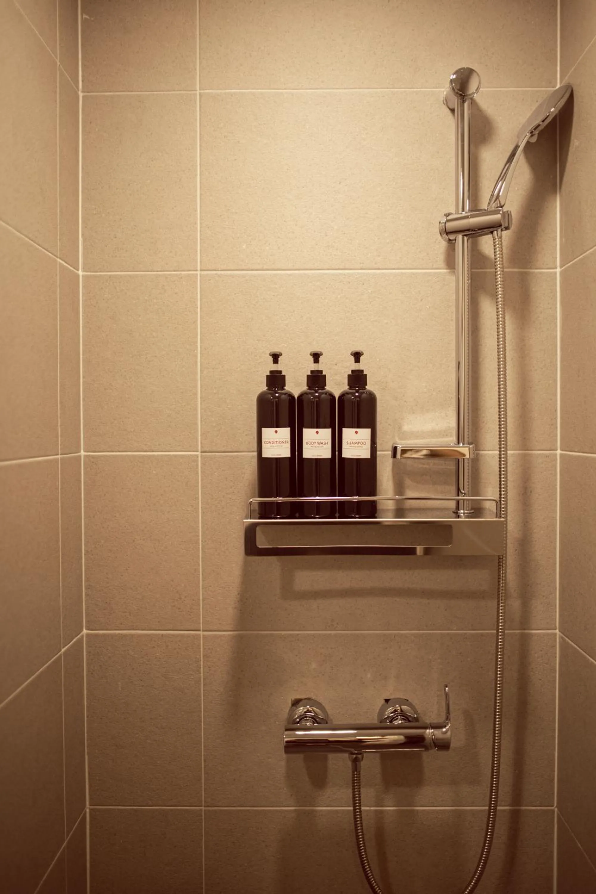 Shower in Kenny Stay Busan Gijang