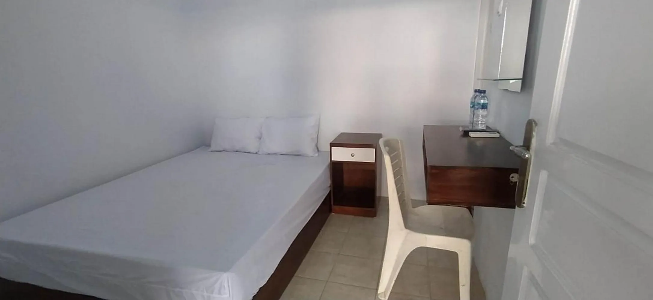 Bedroom, Bed in RedDoorz Syariah near Transmart Tegal