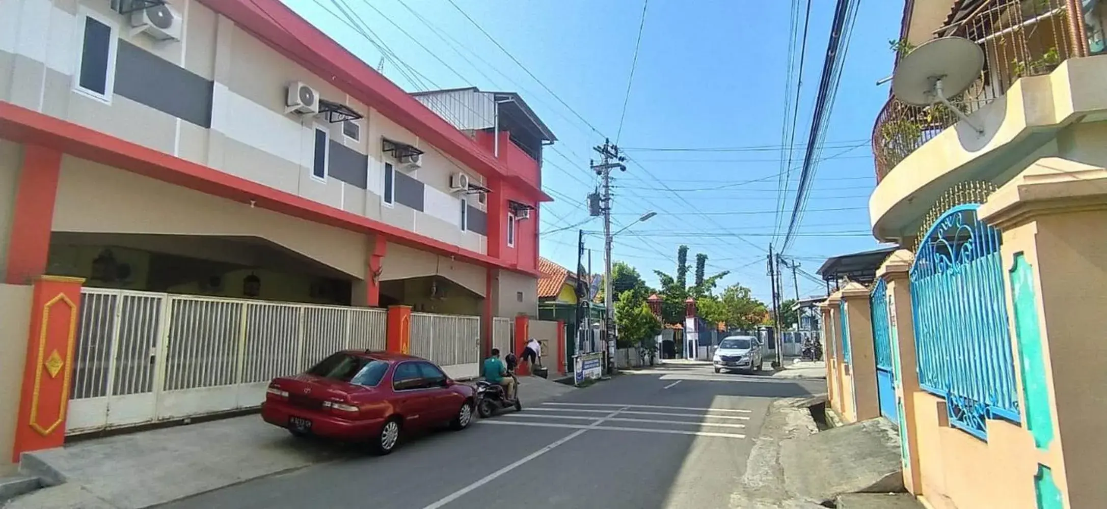 Property building in RedDoorz Syariah near Transmart Tegal Property building in RedDoorz Syariah near Transmart Tegal