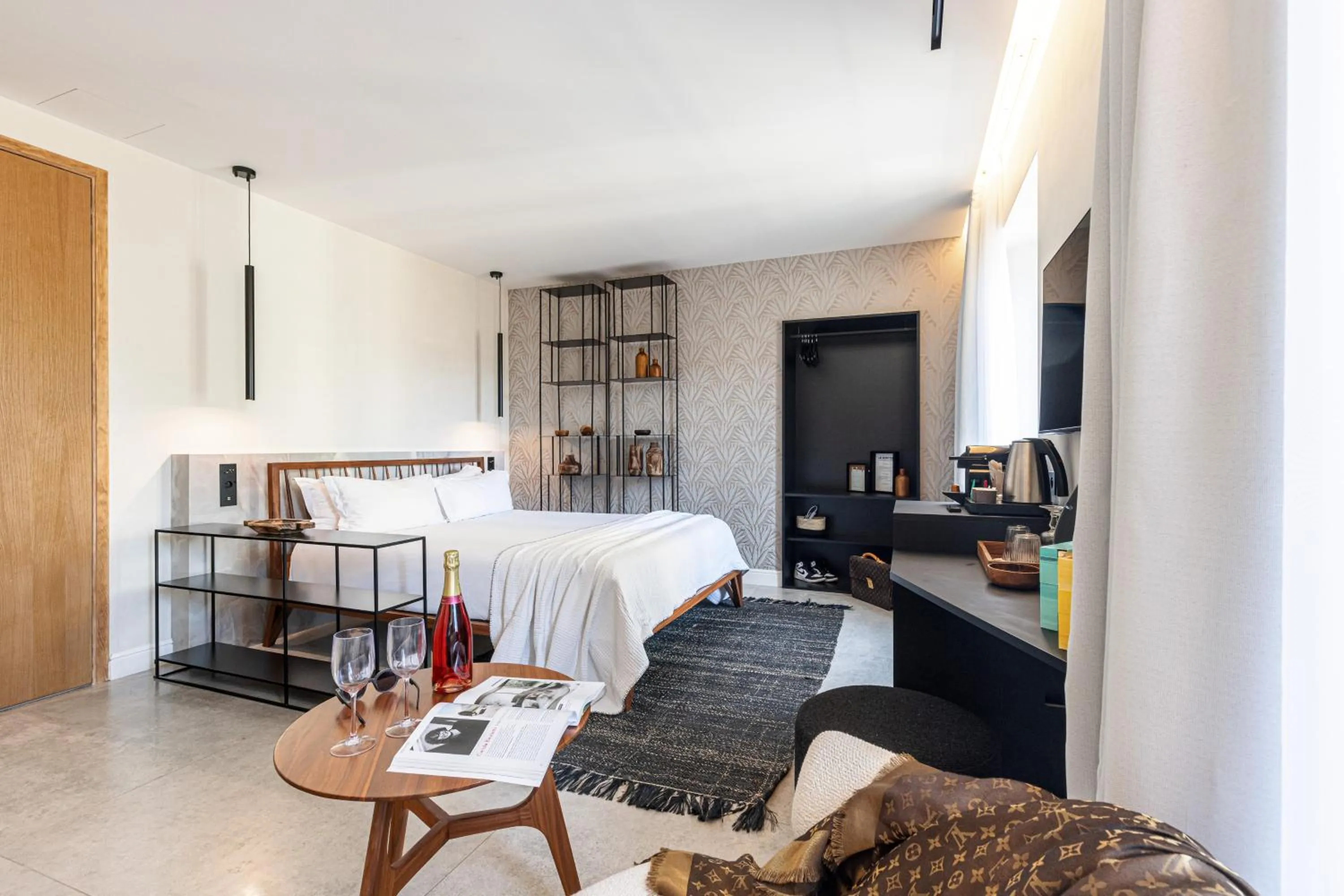 Photo of the whole room, Bed in Le Dortoir Boutique Suites