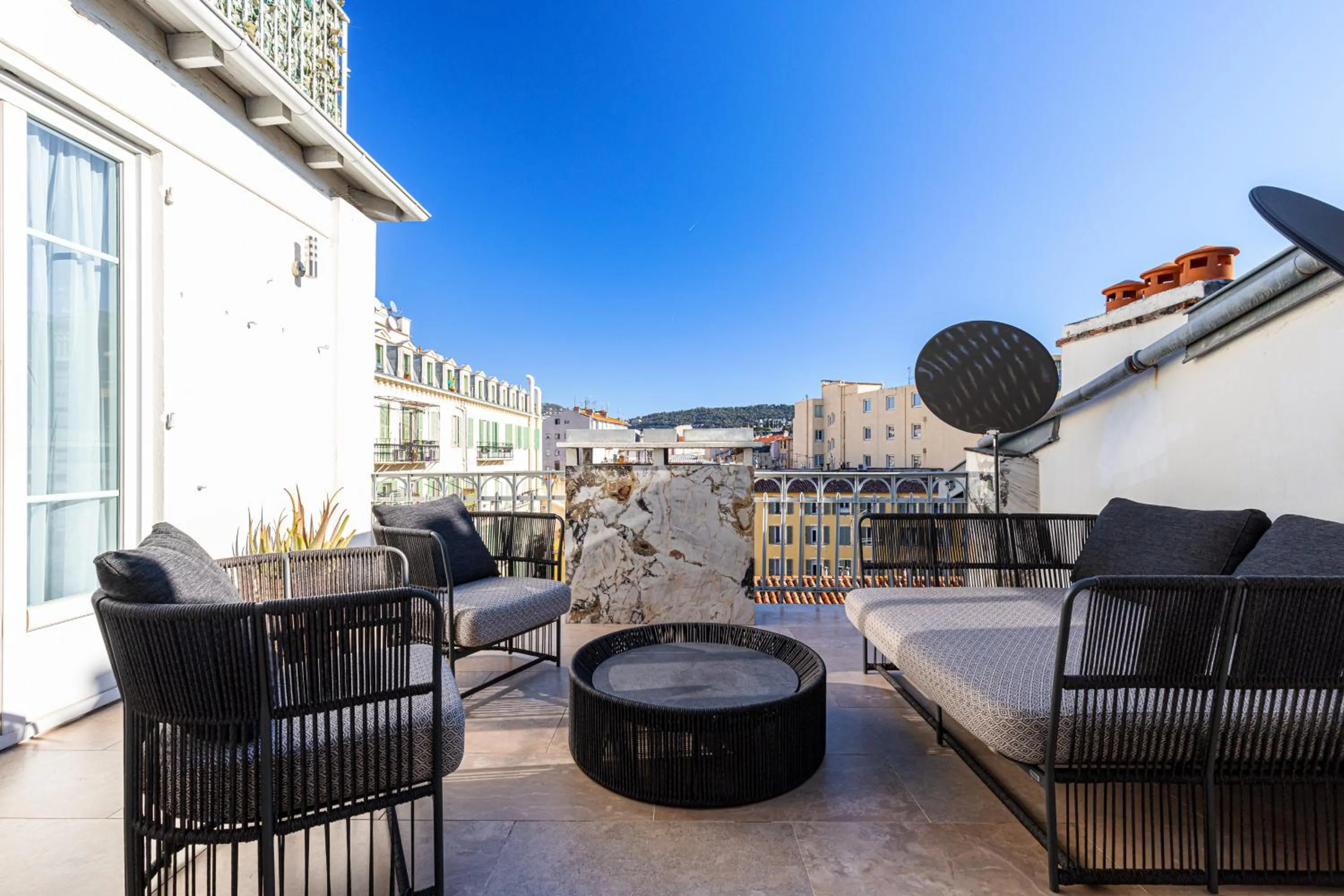 Patio in Le Dortoir Boutique Suites