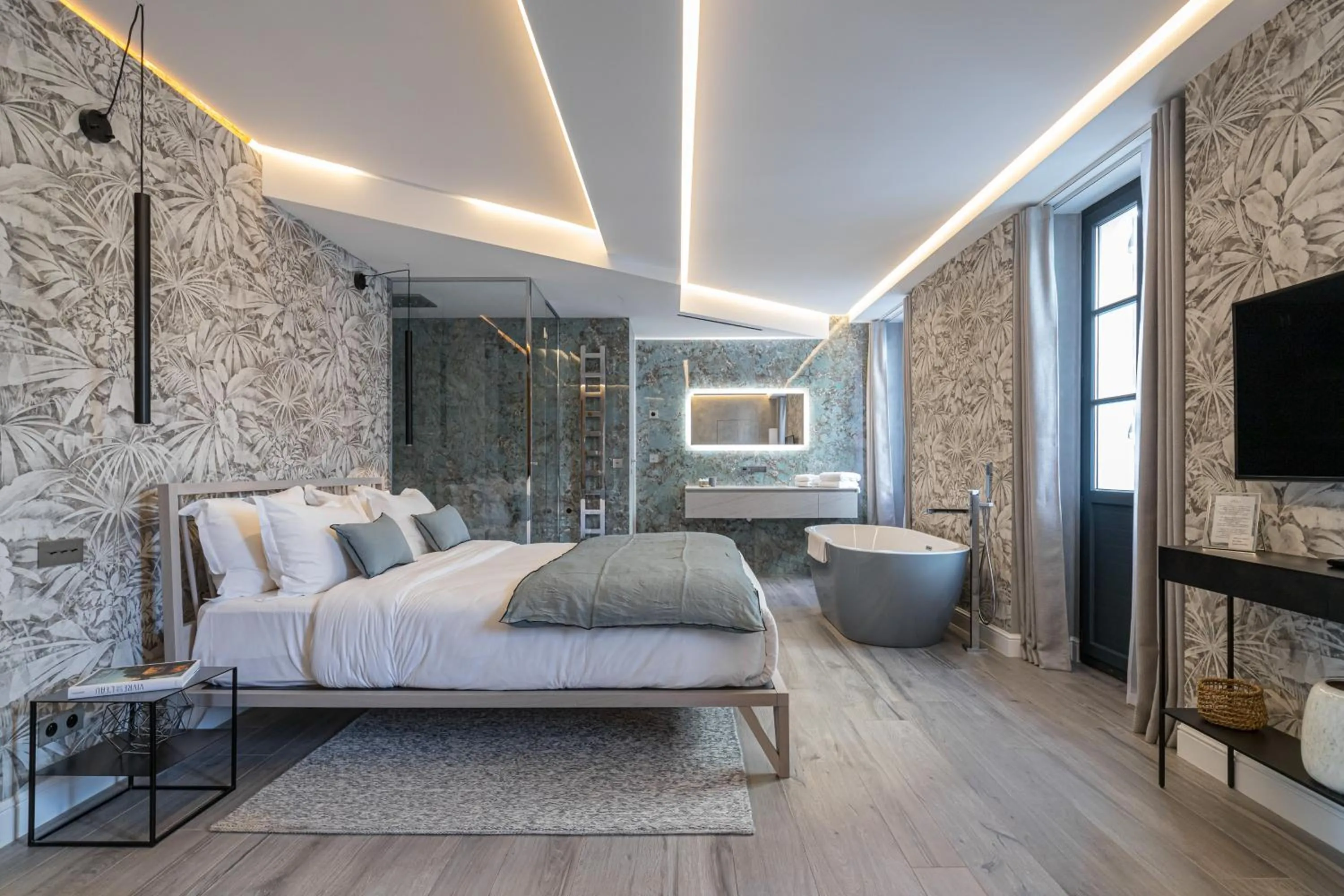 Photo of the whole room, Bed in Le Dortoir Boutique Suites