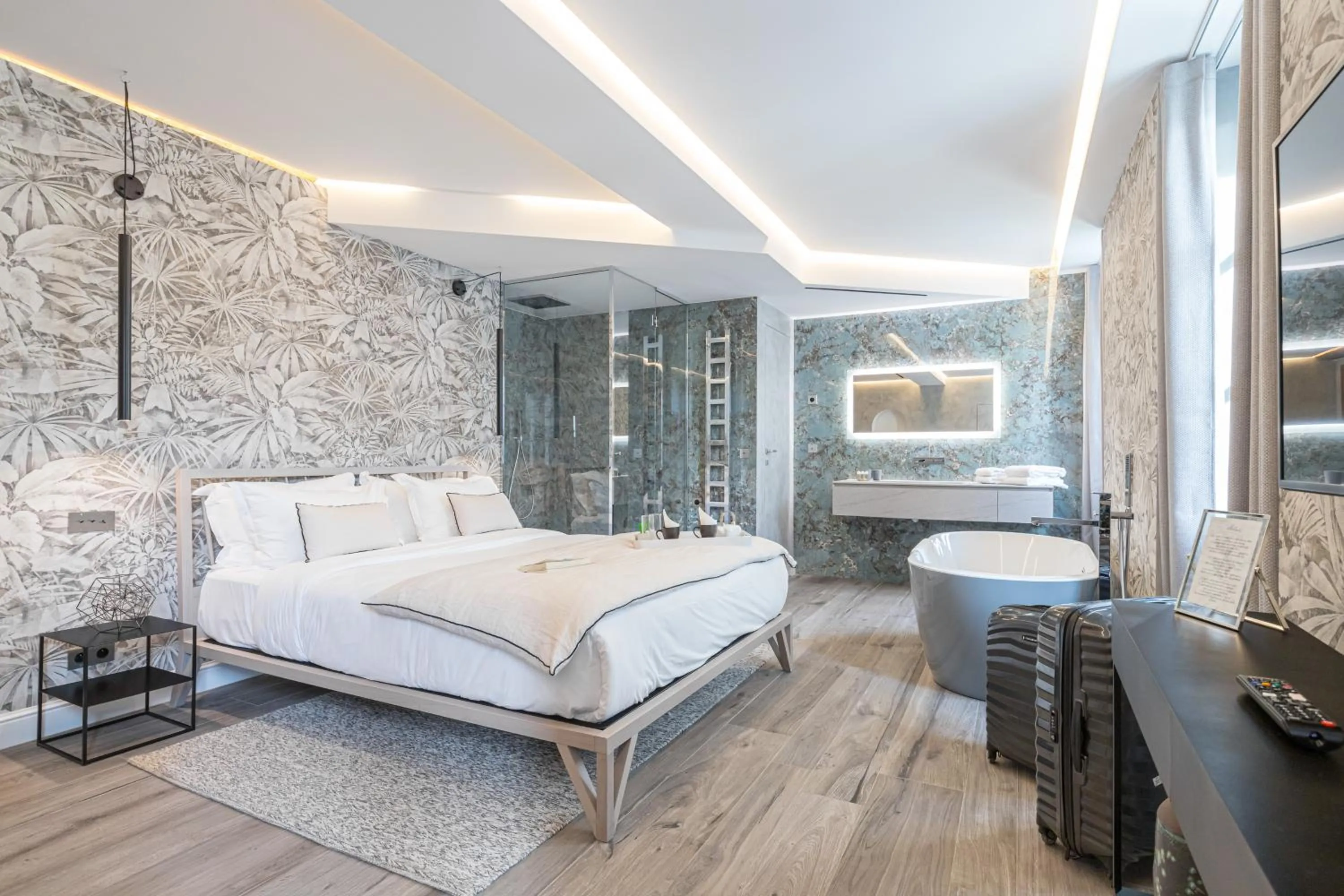 Photo of the whole room, Bed in Le Dortoir Boutique Suites