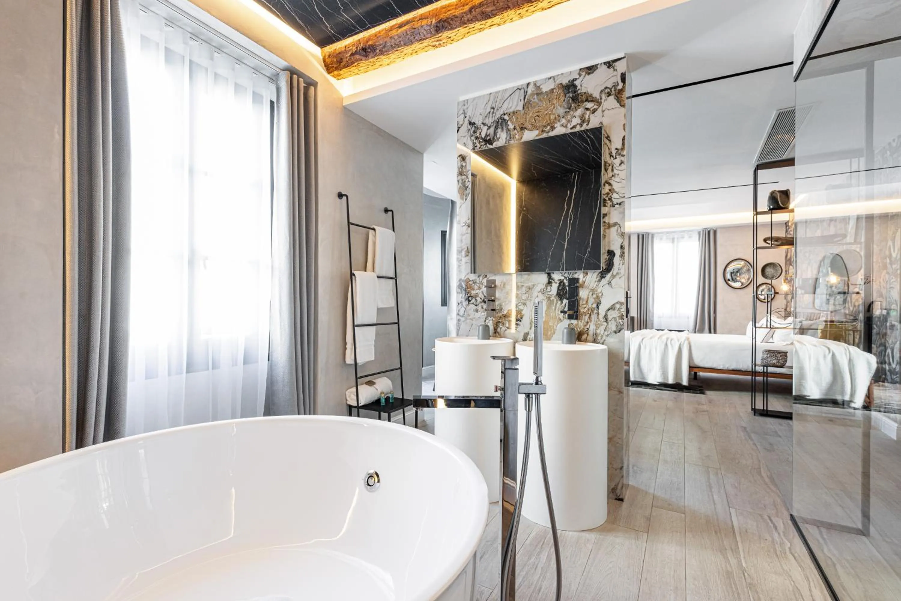 Photo of the whole room in Le Dortoir Boutique Suites