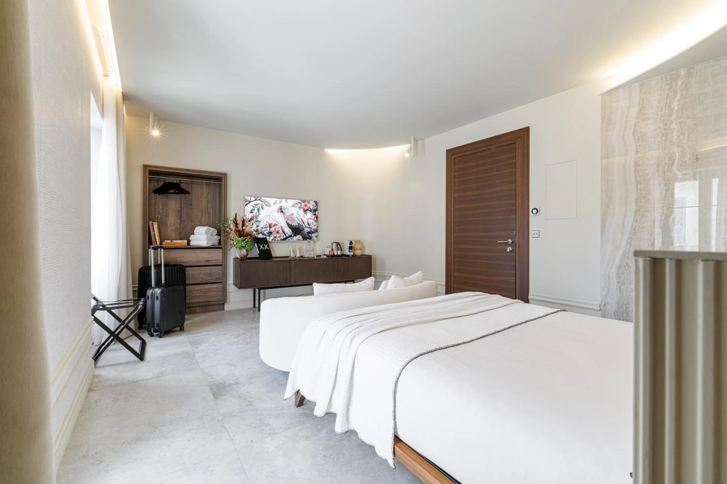 Photo of the whole room, Bed in Le Dortoir Boutique Suites