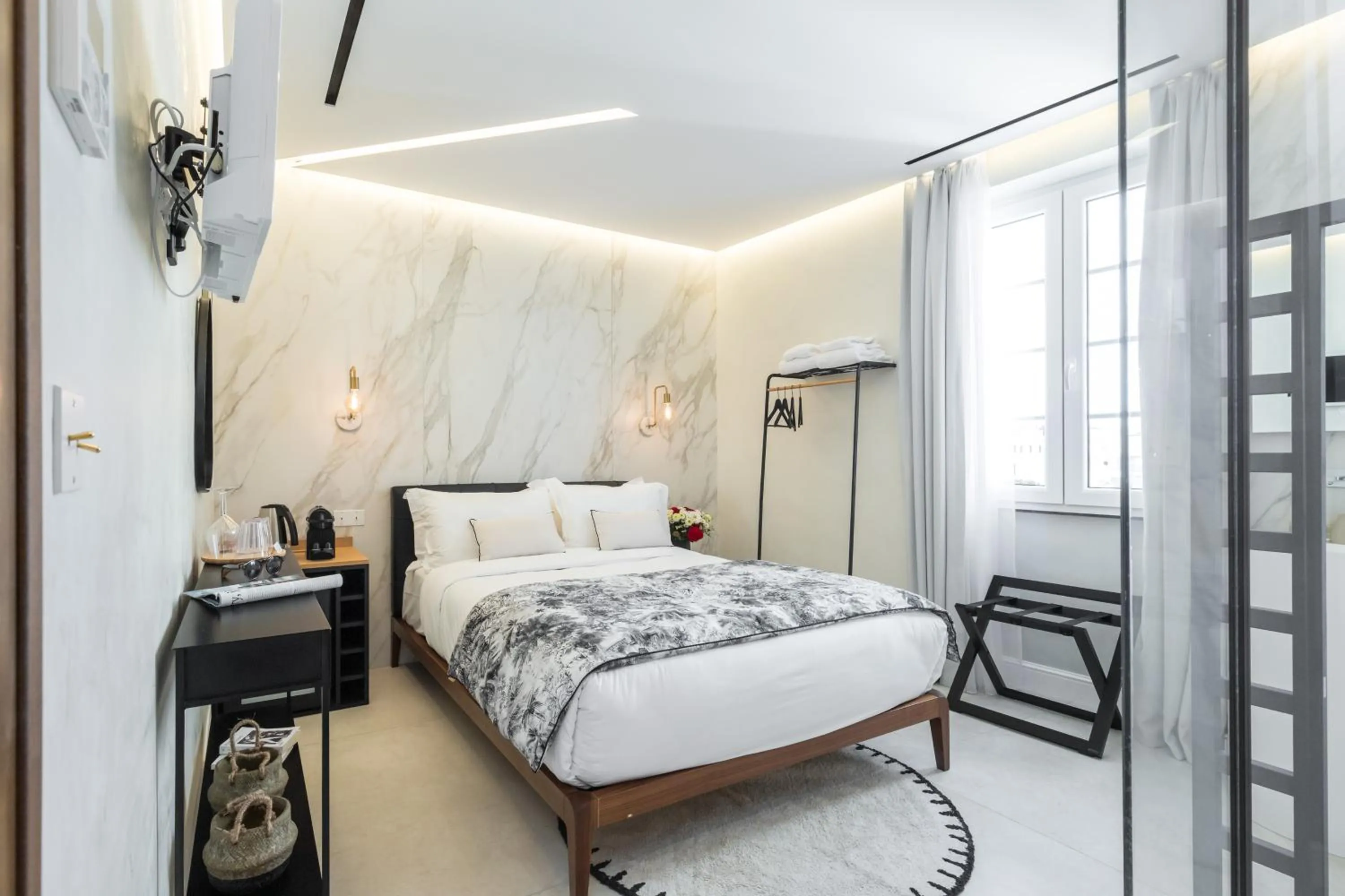 Photo of the whole room, Bed in Le Dortoir Boutique Suites