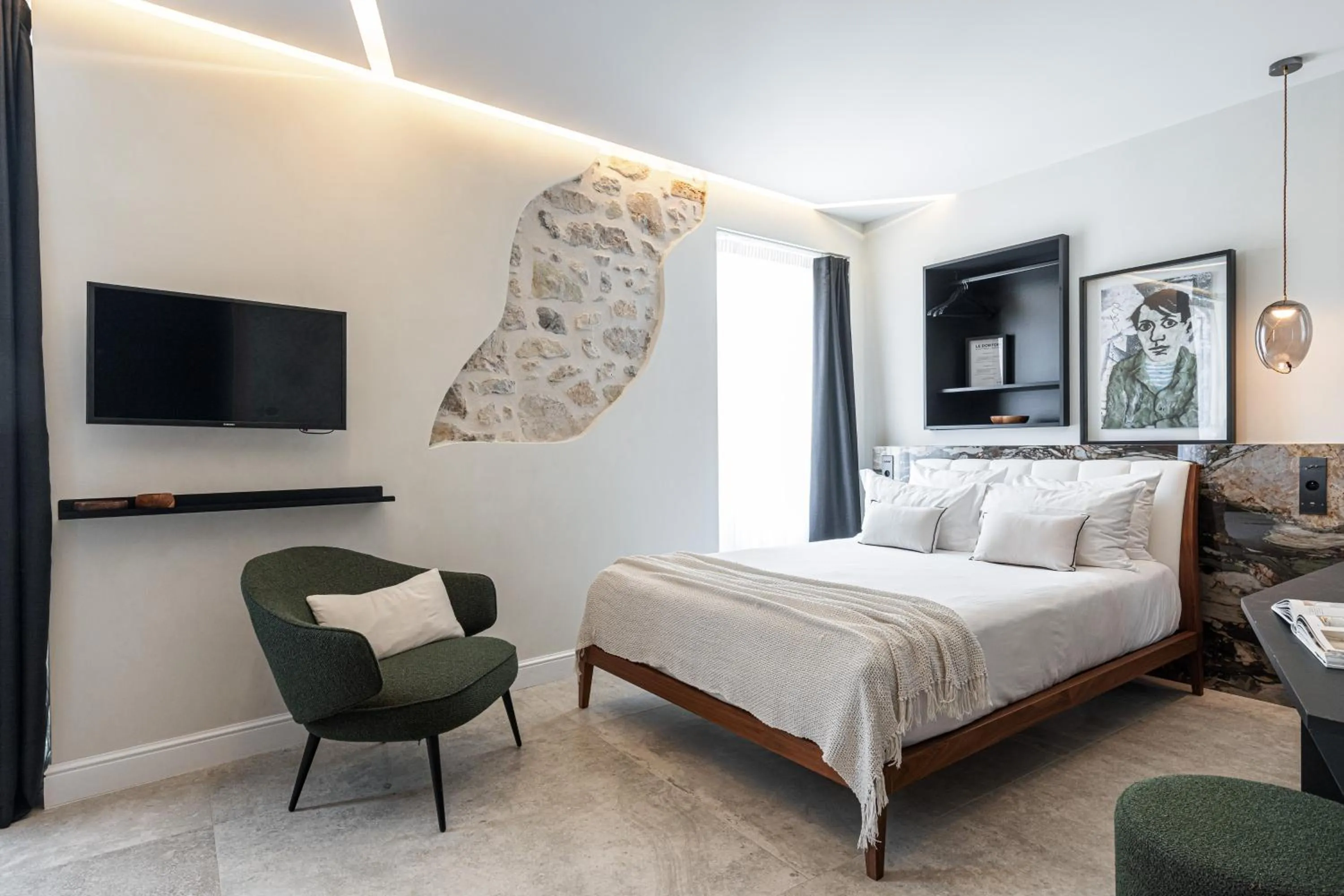 Photo of the whole room, Bed in Le Dortoir Boutique Suites