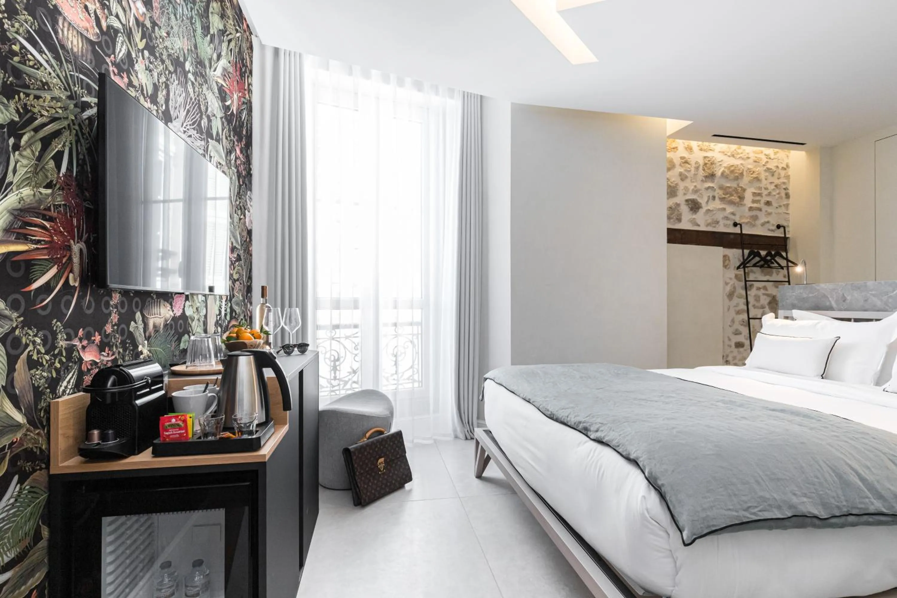 Photo of the whole room, Bed in Le Dortoir Boutique Suites