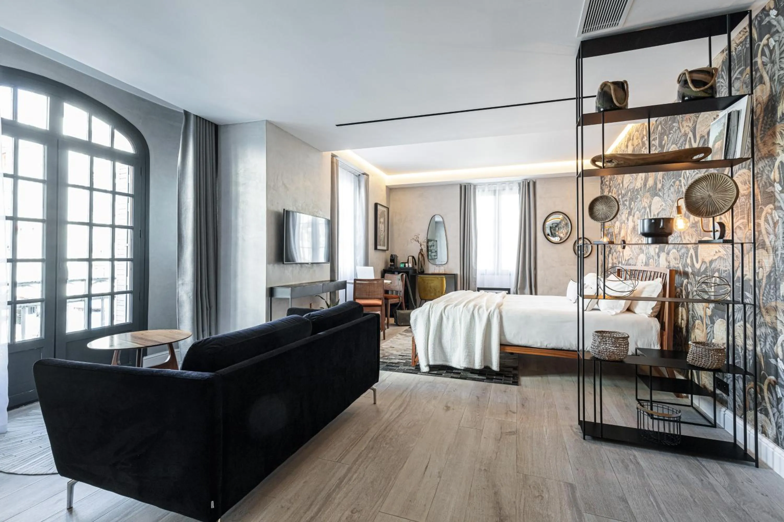 Photo of the whole room in Le Dortoir Boutique Suites