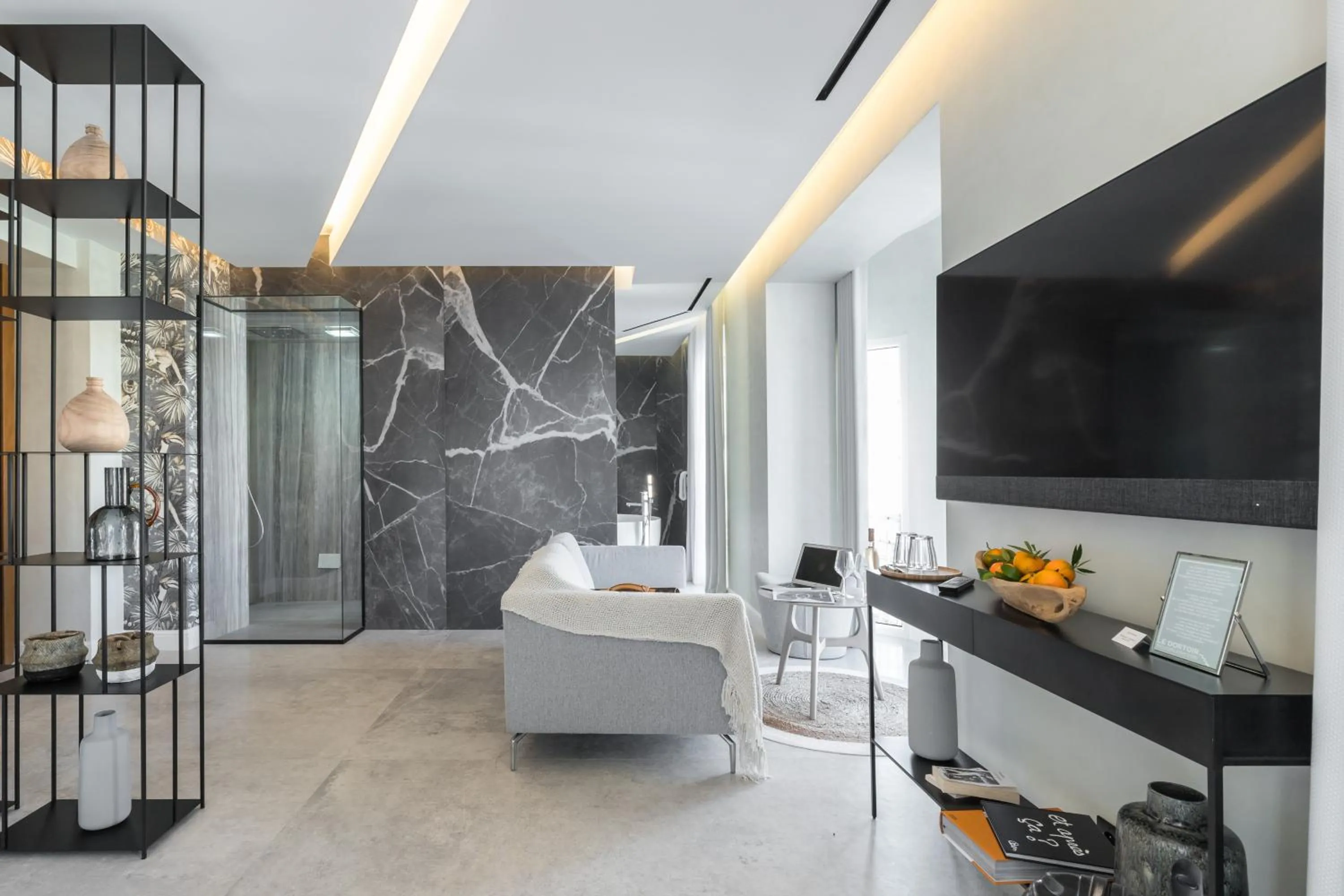 Photo of the whole room in Le Dortoir Boutique Suites