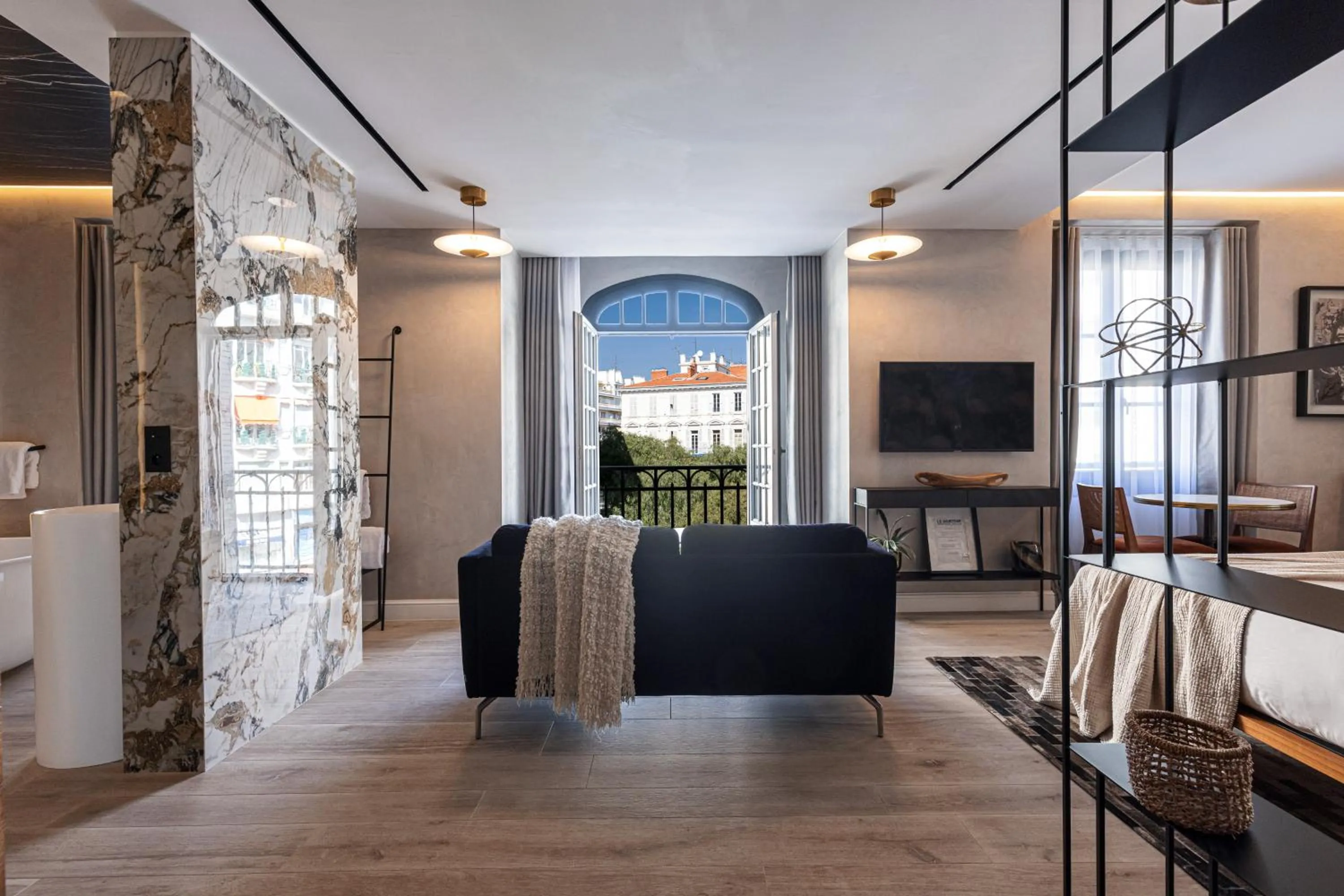 Photo of the whole room in Le Dortoir Boutique Suites