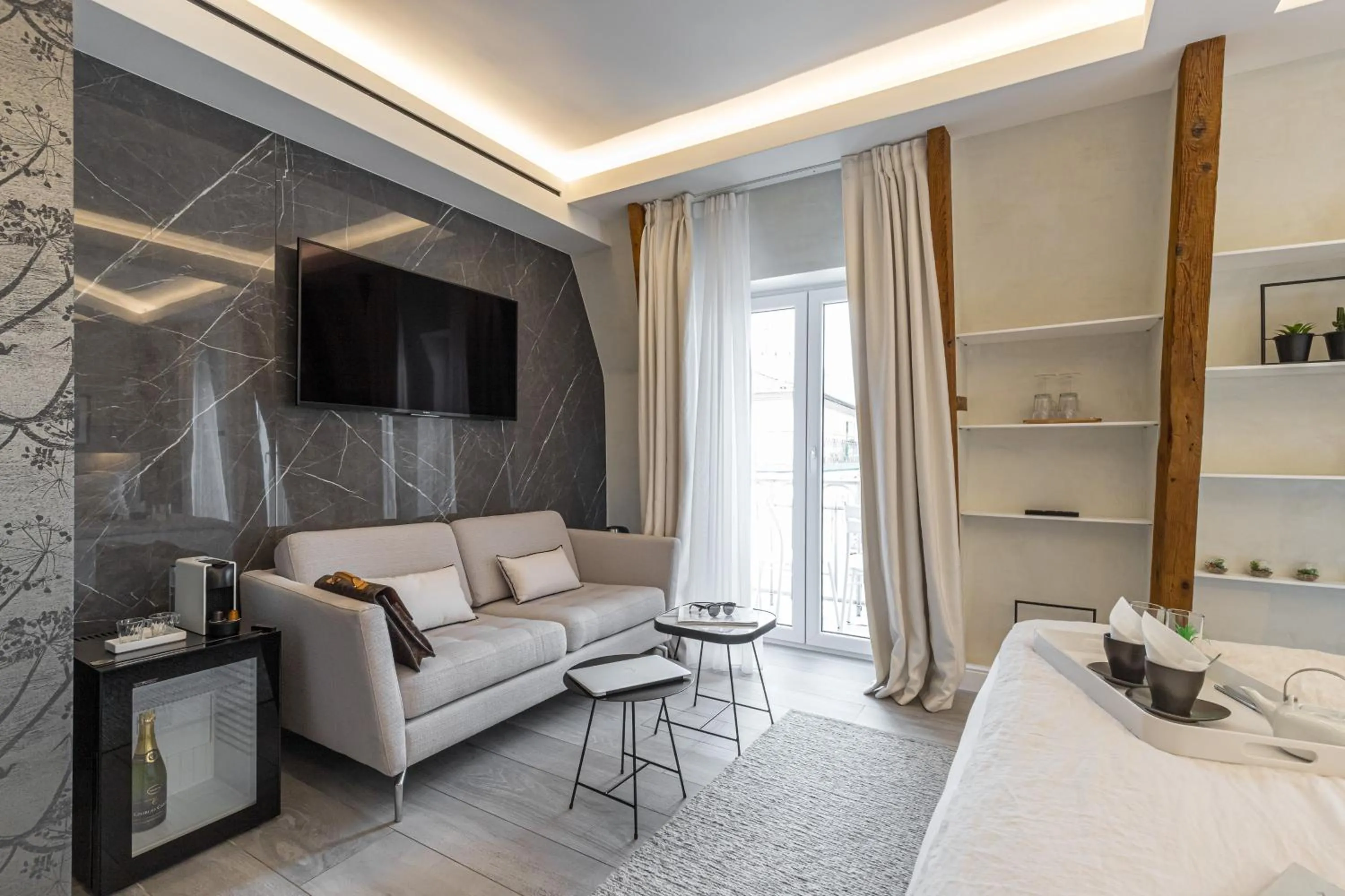 TV and multimedia, Bed in Le Dortoir Boutique Suites