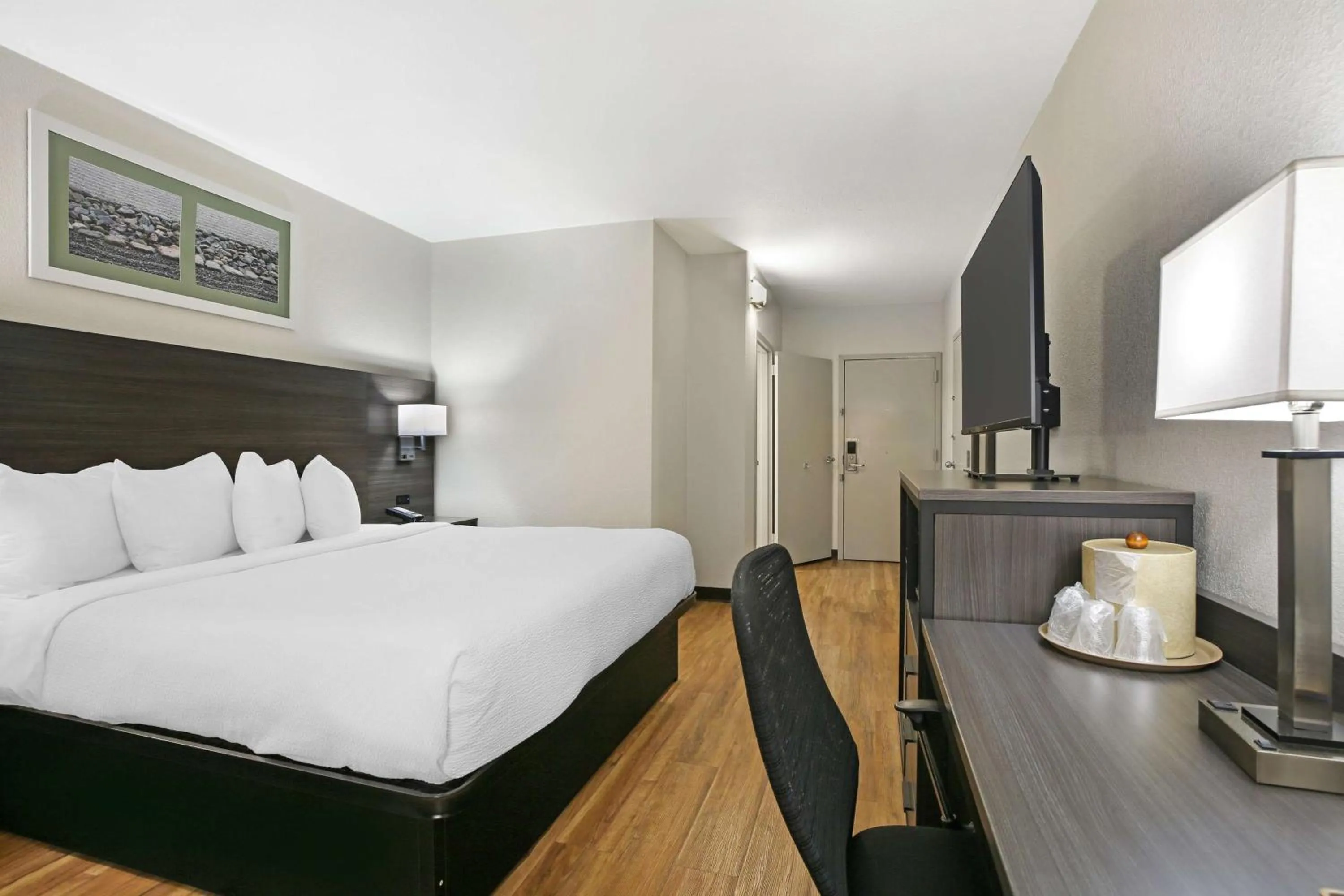 Bedroom, Bed in Best Western Mystic Hotel