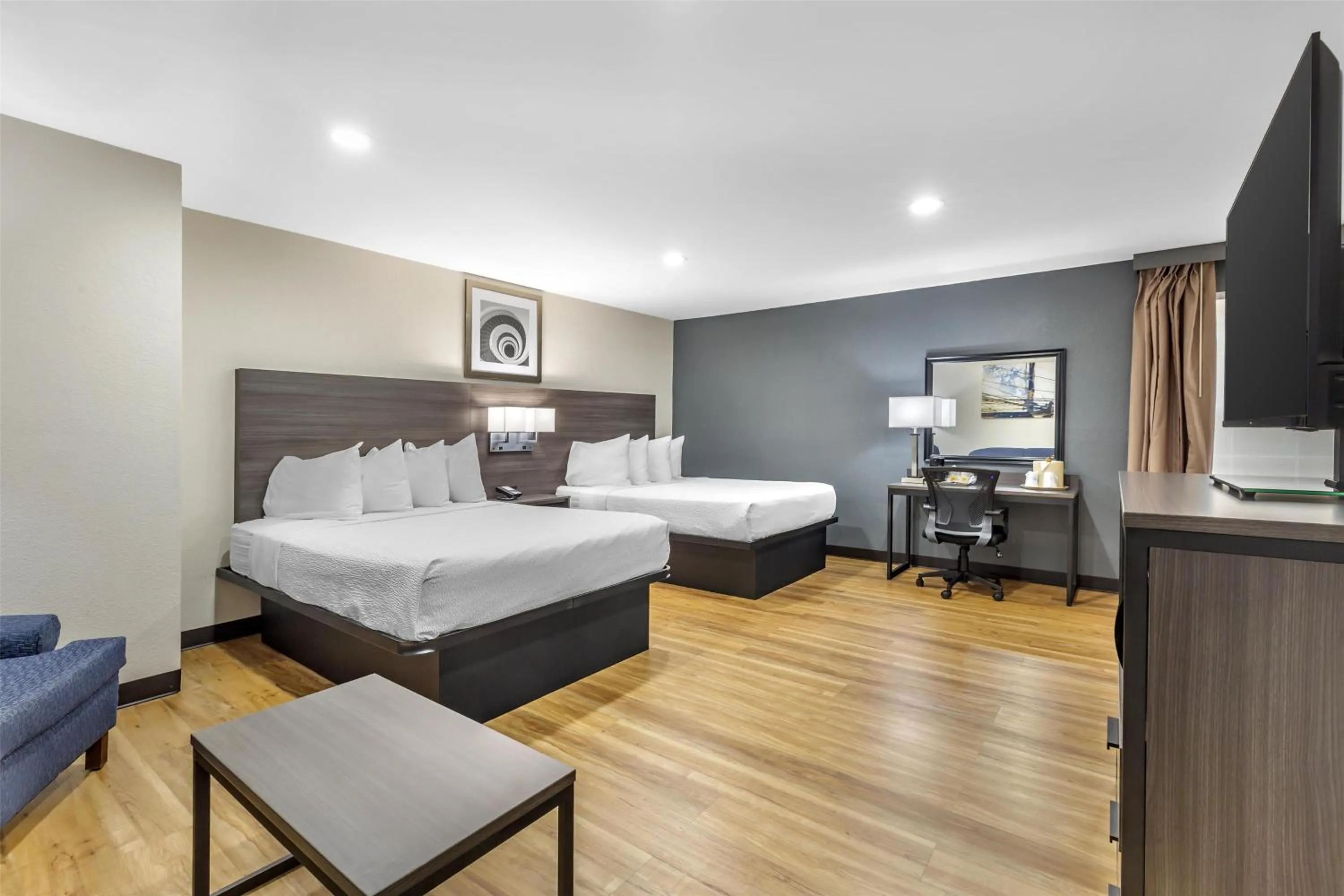 Bedroom, Bed in Best Western Mystic Hotel