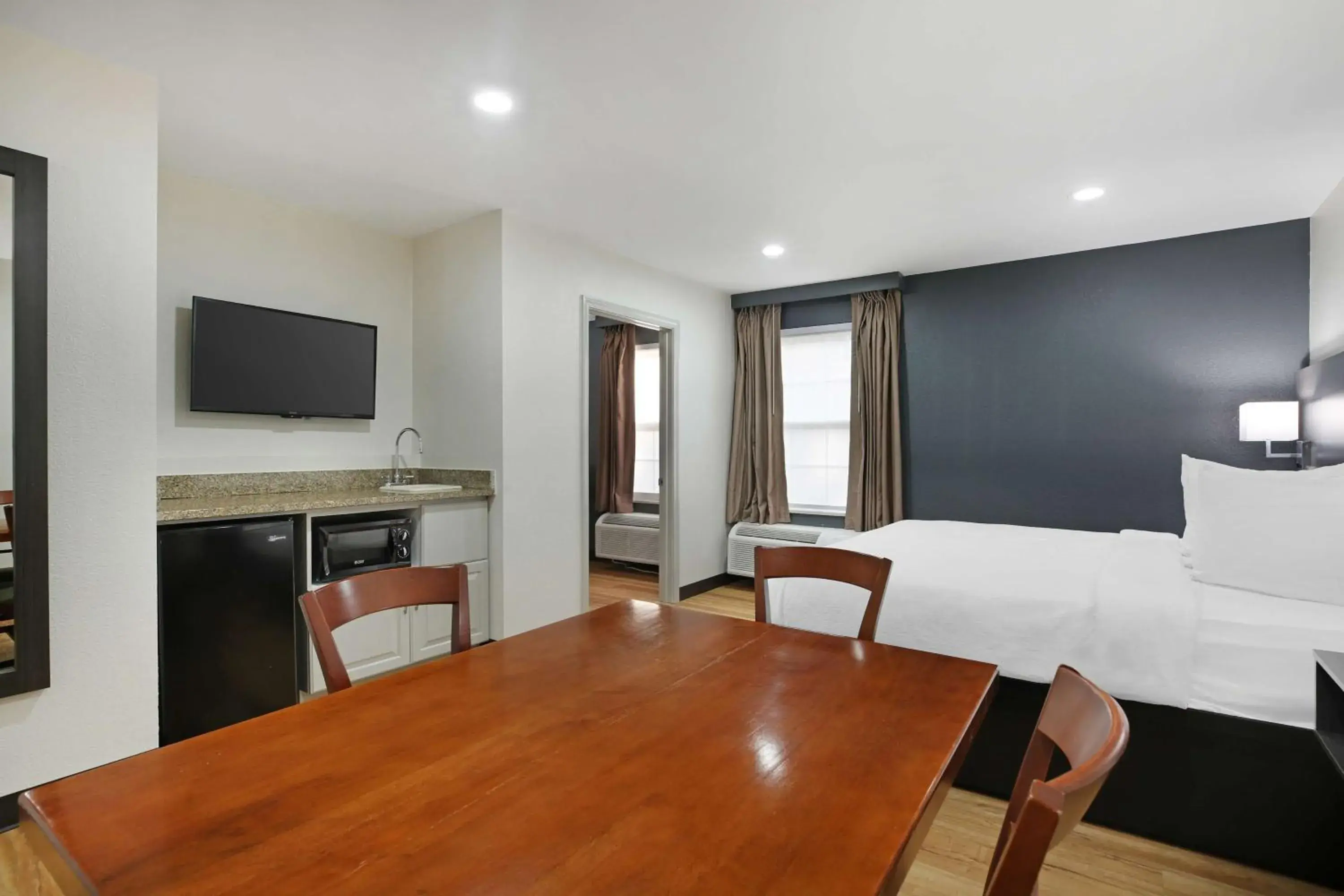 Bedroom in Best Western Mystic Hotel Bedroom in Best Western Mystic Hotel