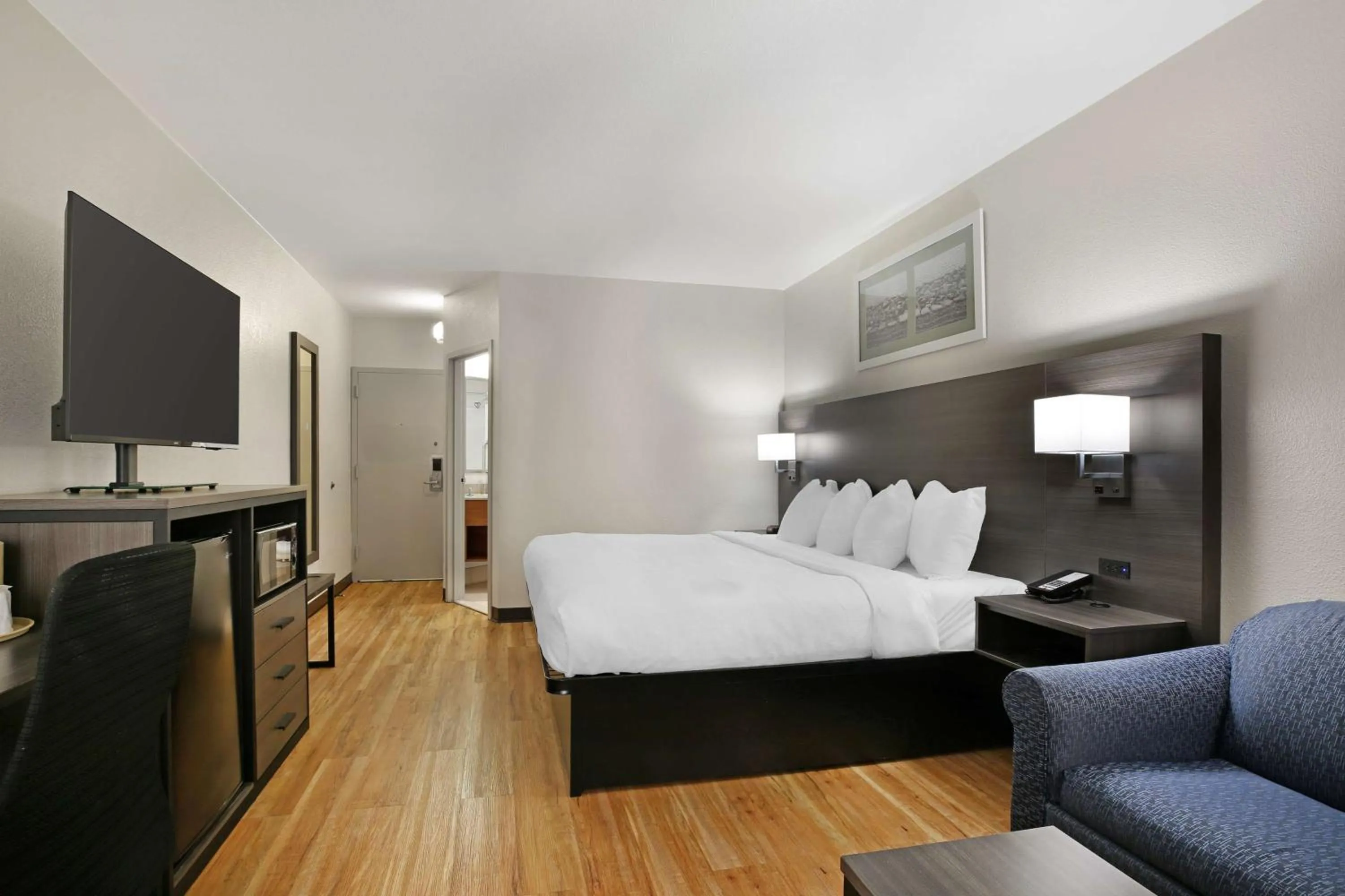 Bedroom, Bed in Best Western Mystic Hotel