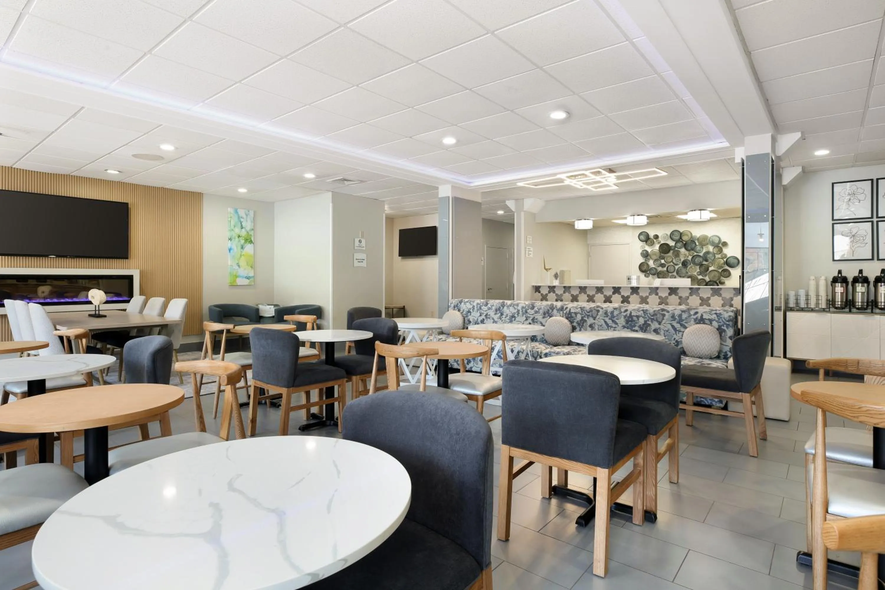 Dining area in Quality Inn Mystic