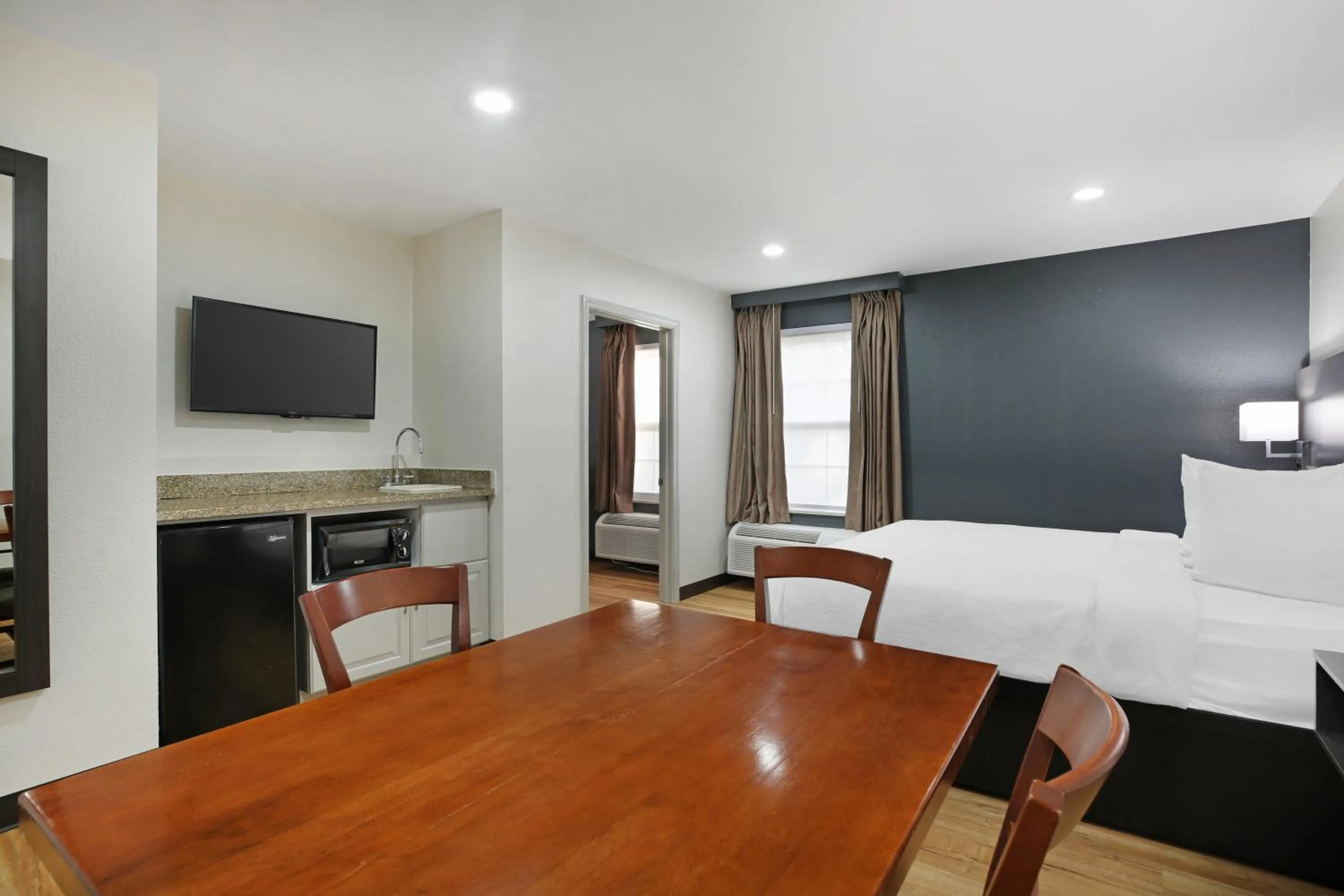 Bed in Quality Inn Mystic