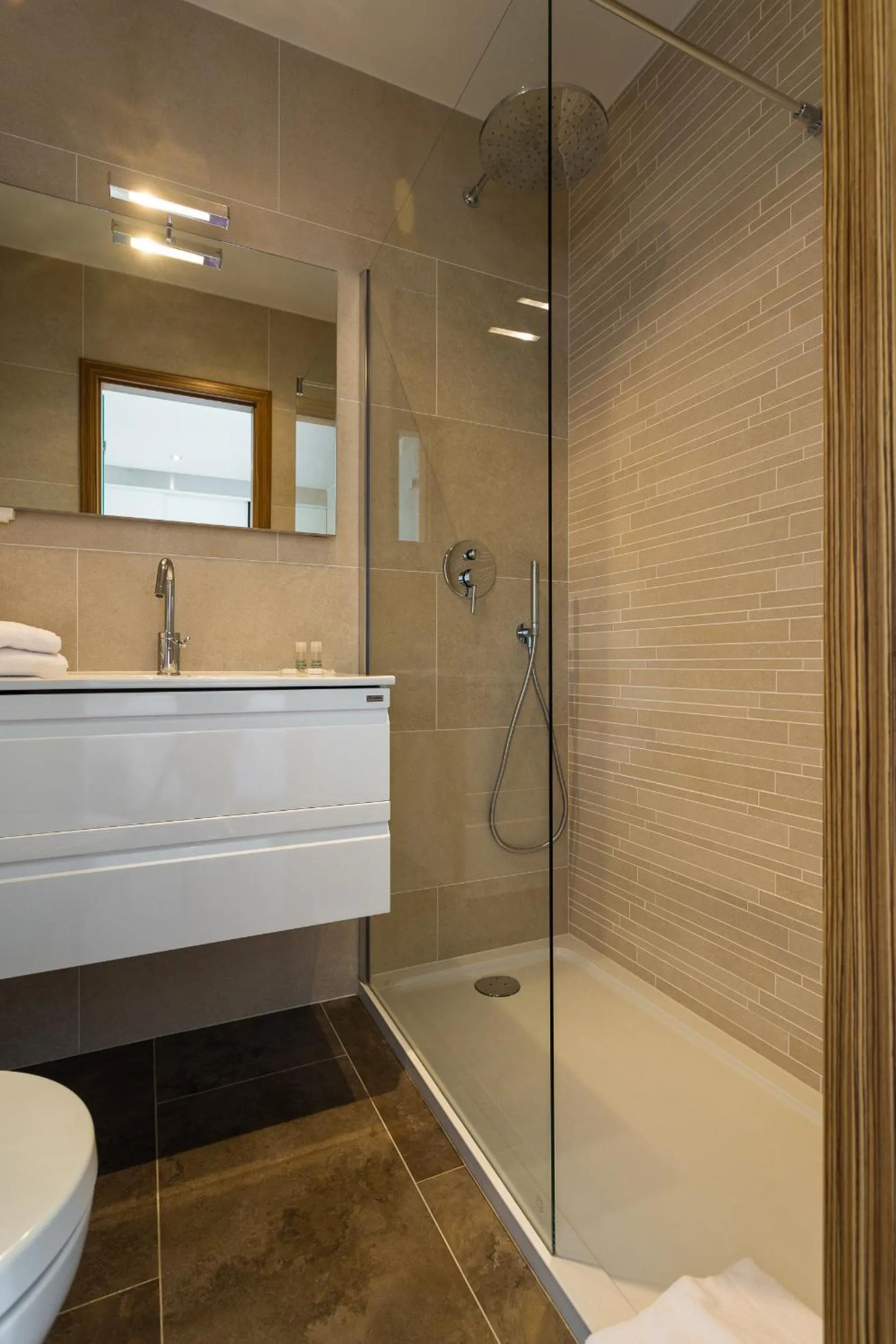 Shower in Villa Velvet