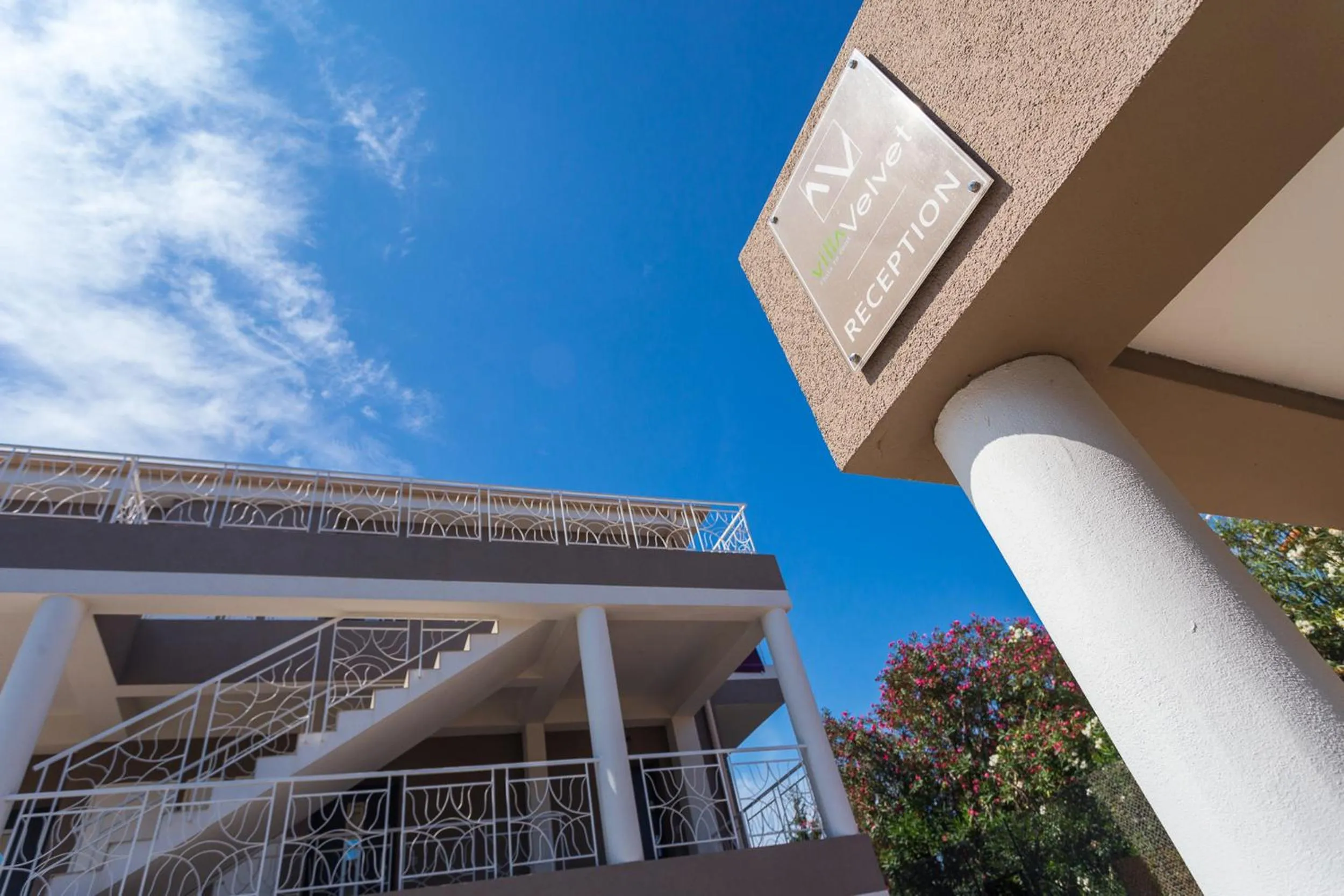 Facade/entrance in Villa Velvet